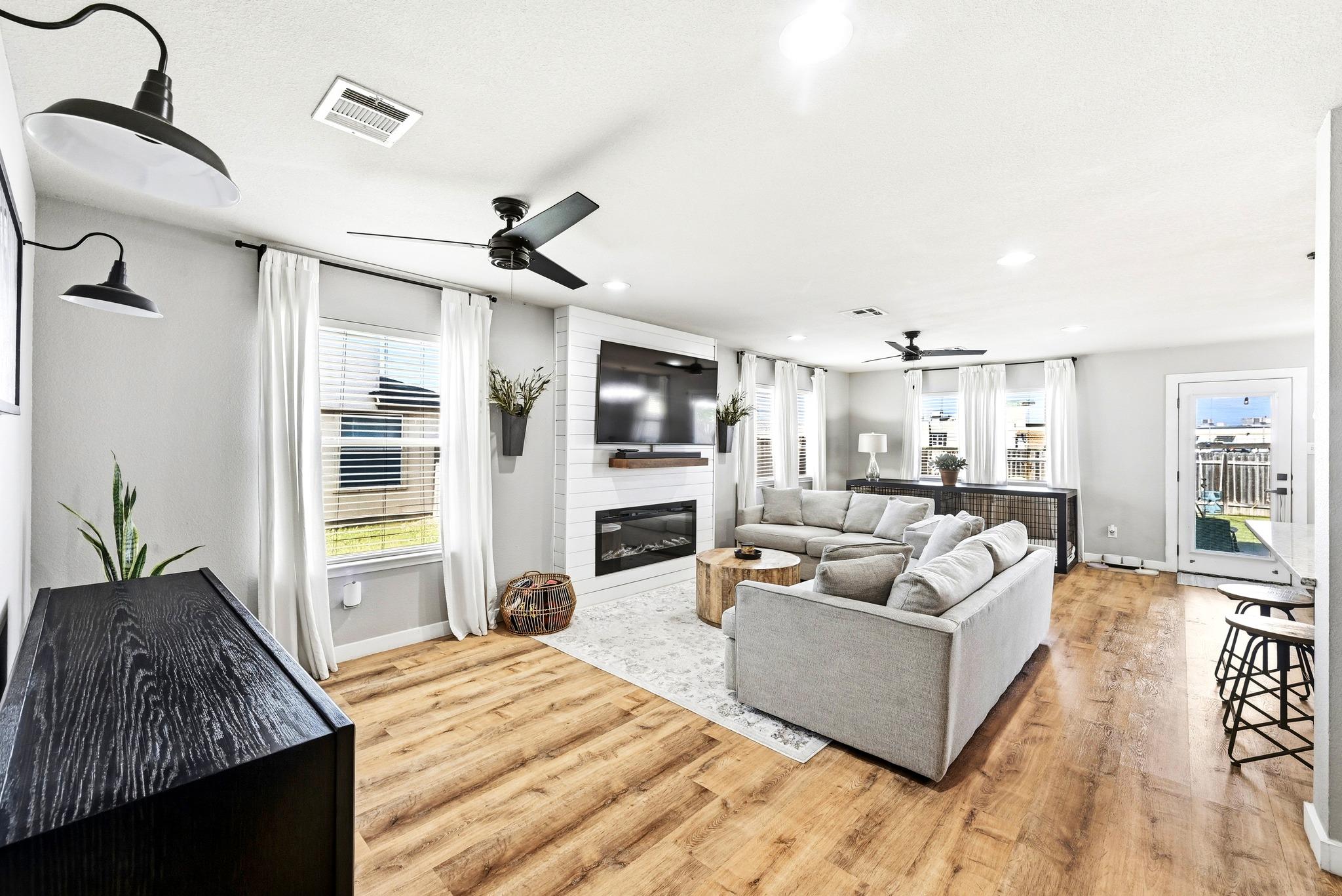 105 Lidell St, Hutto, TX 78634