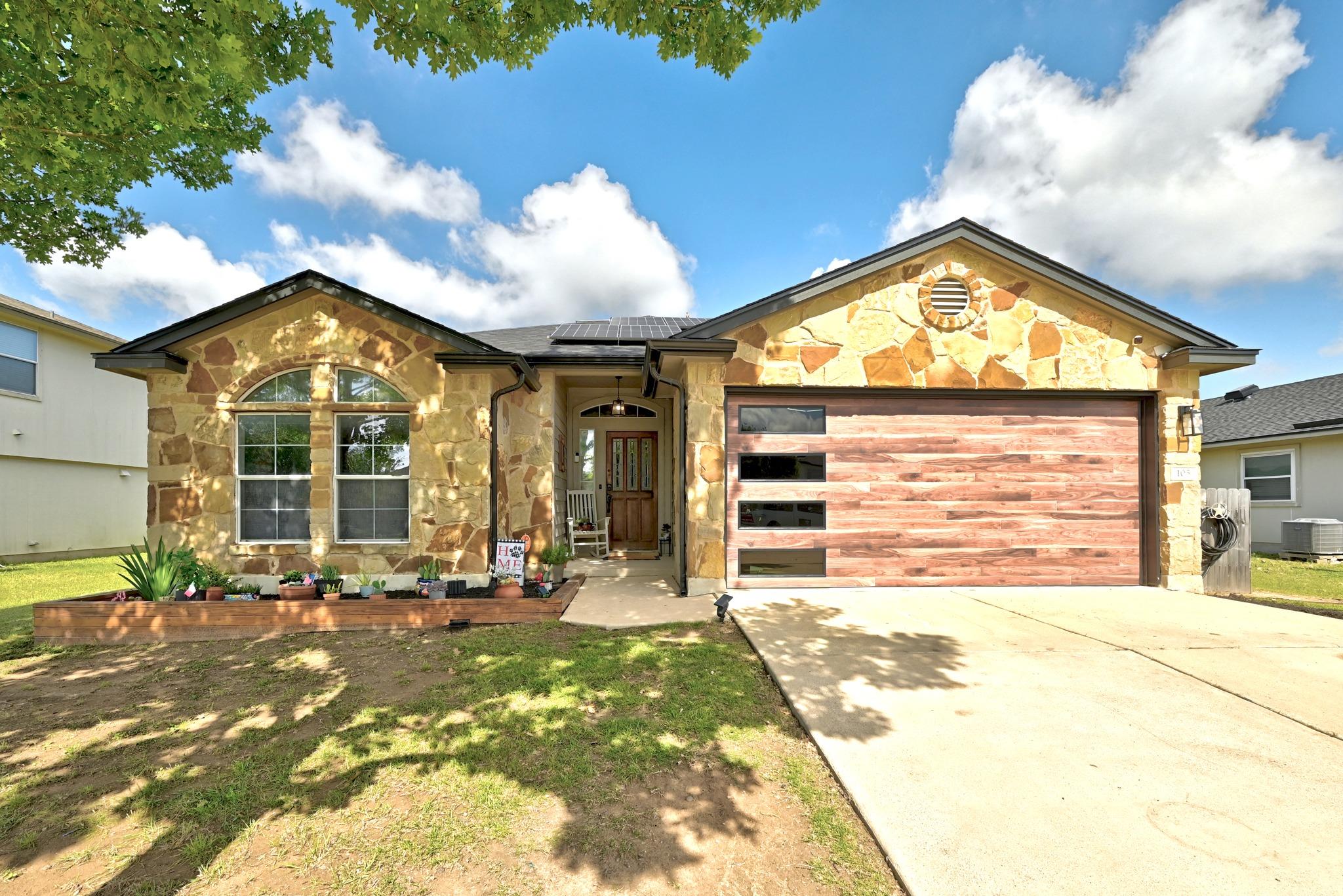 105 Lidell St, Hutto, TX 78634