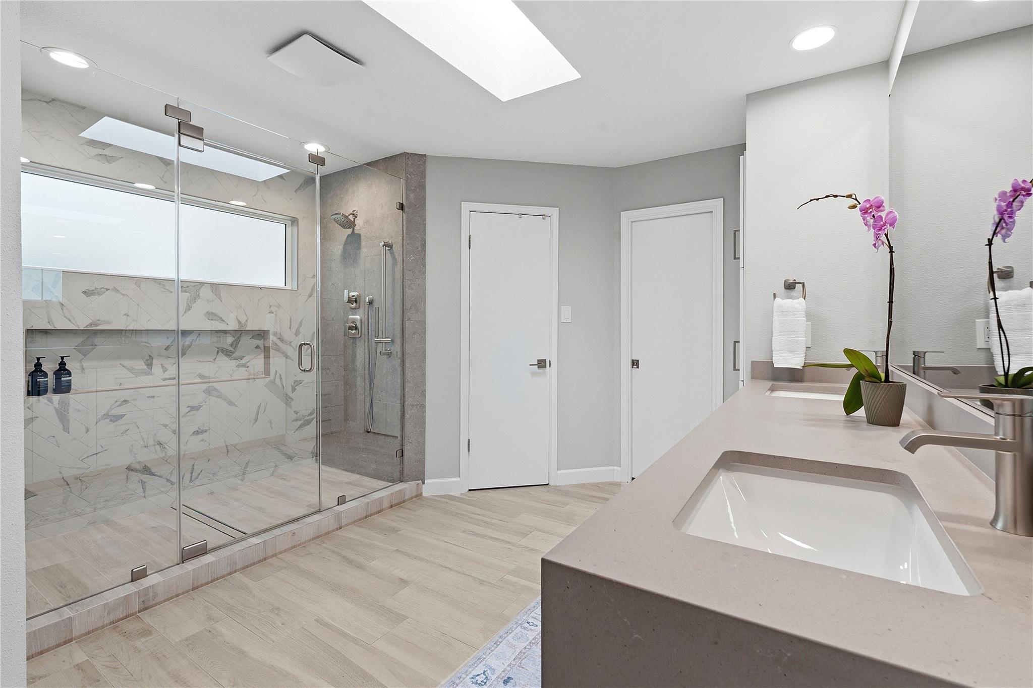 7413 Lakewood Dr, Austin, TX 78750