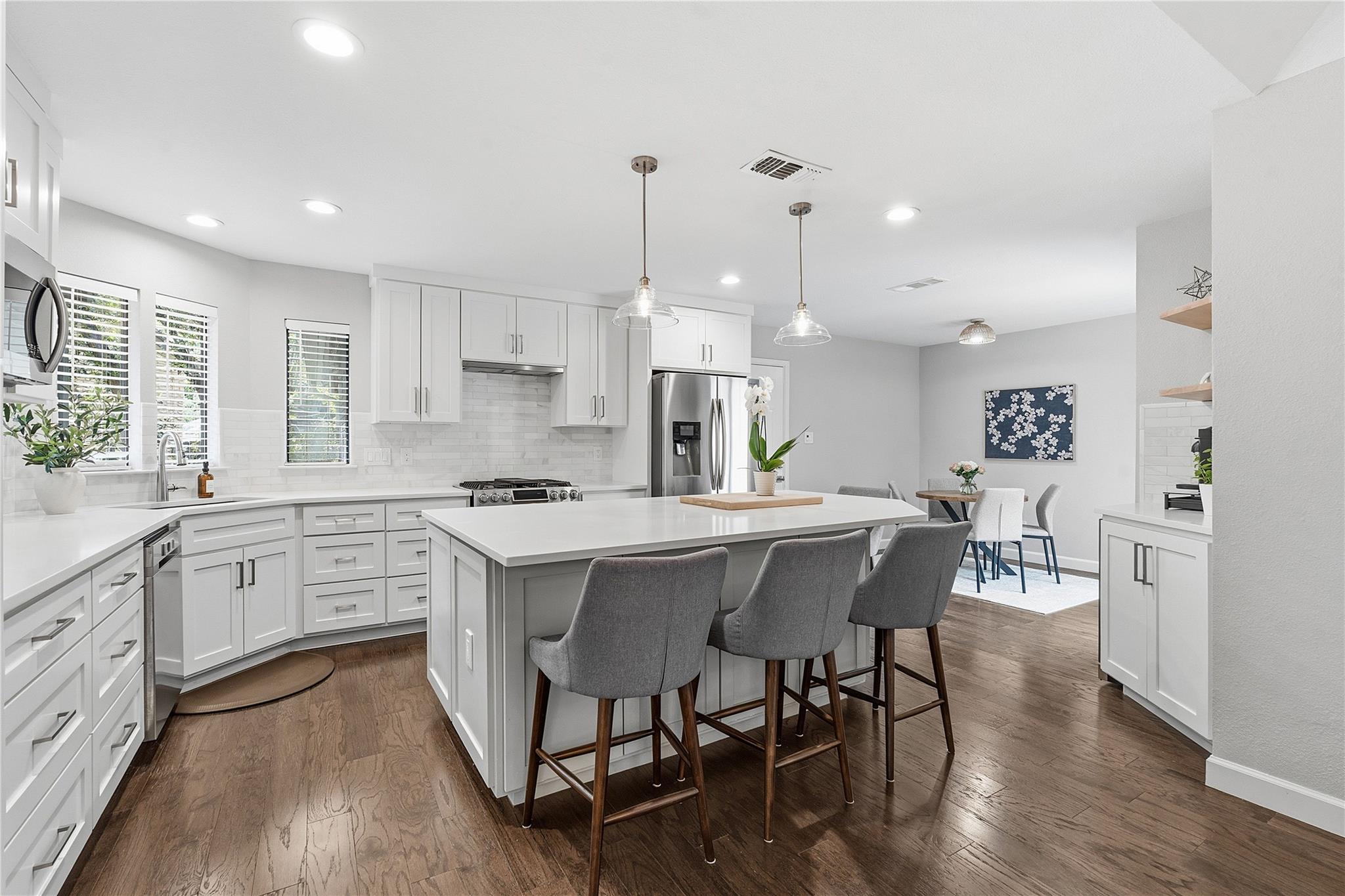 7413 Lakewood Dr, Austin, TX 78750