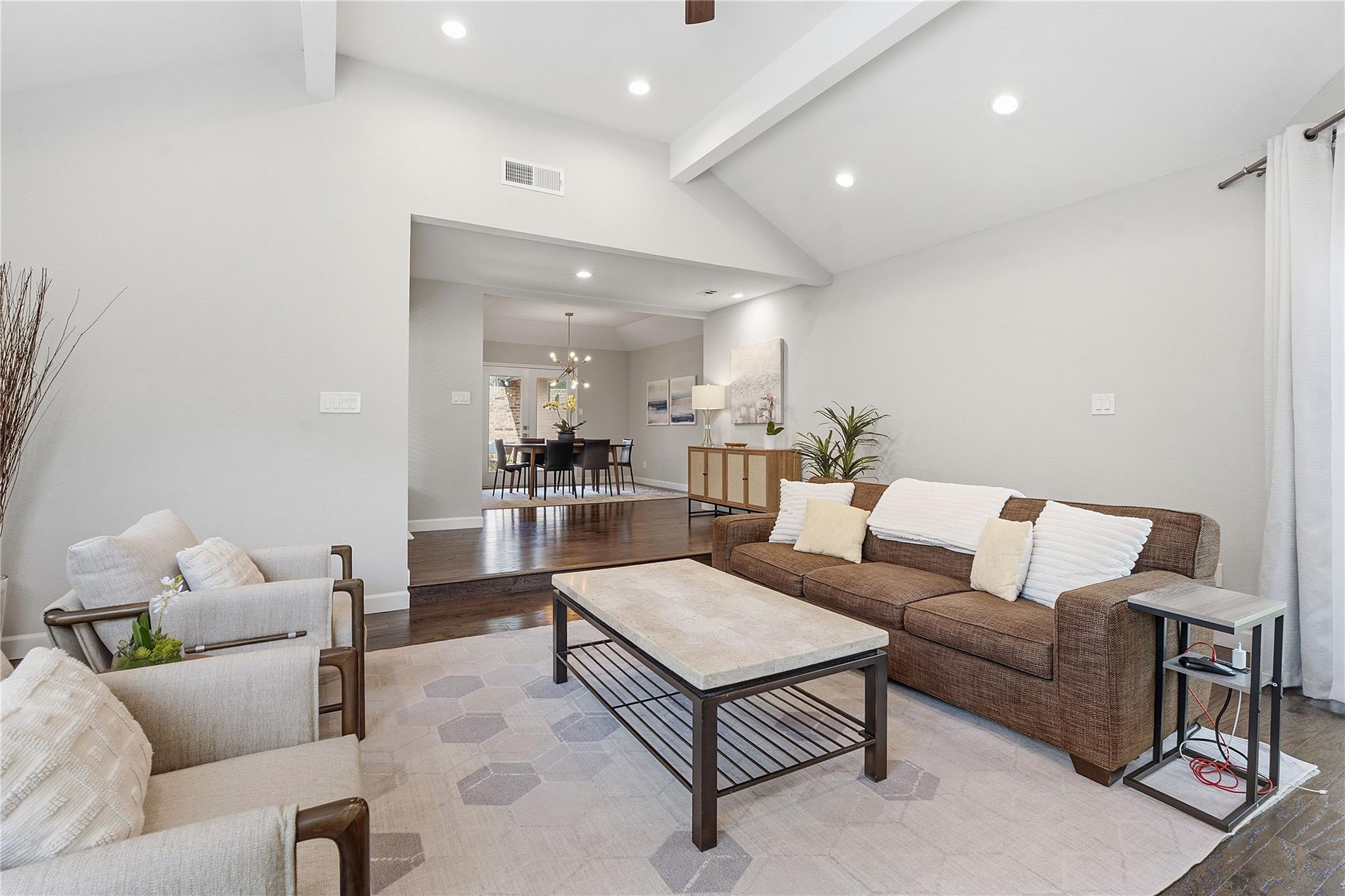 7413 Lakewood Dr, Austin, TX 78750
