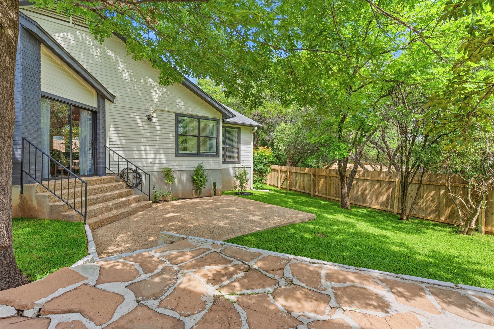 7413 Lakewood Dr, Austin, TX 78750