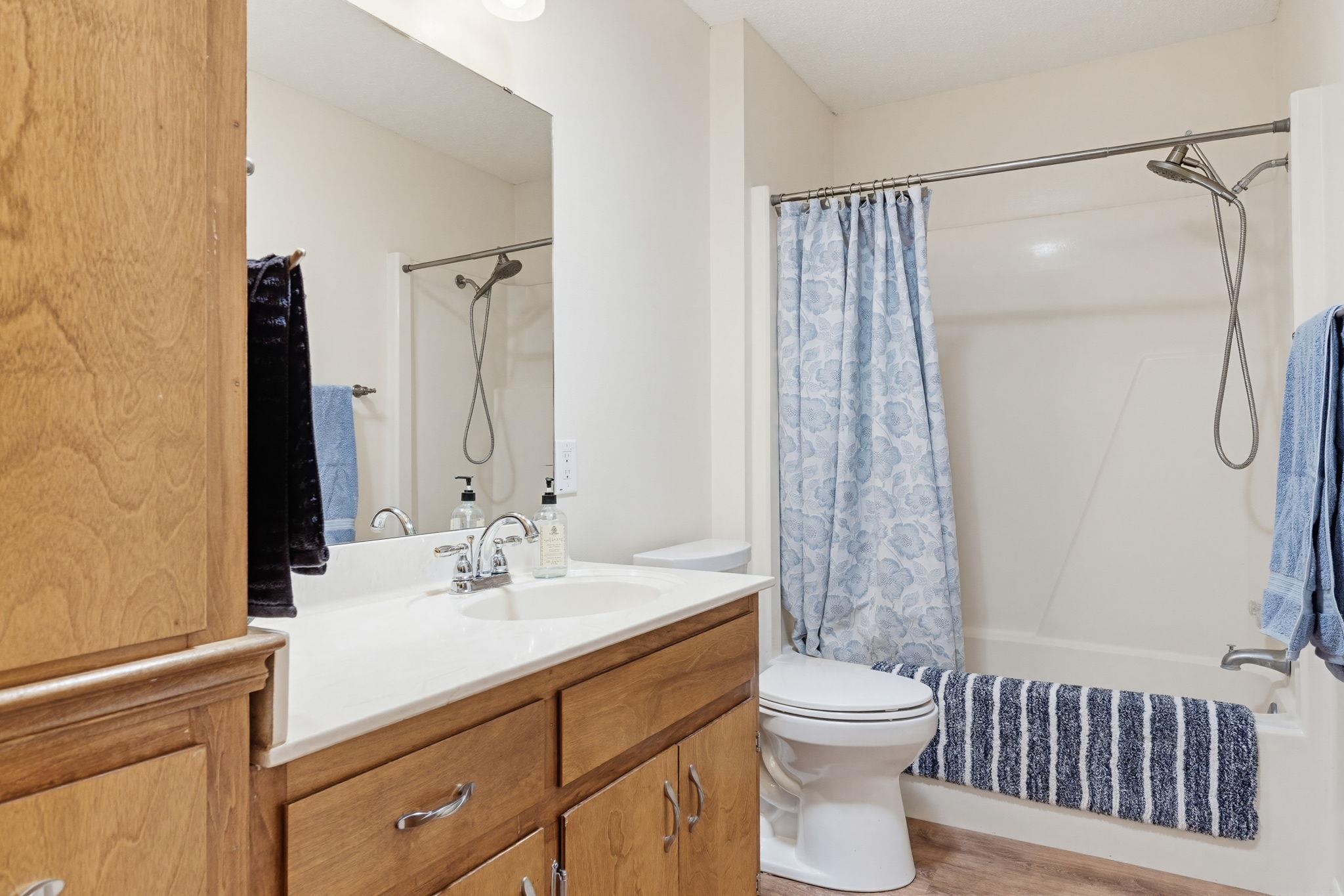 120 Rae Ln, Jarrell, TX 76537