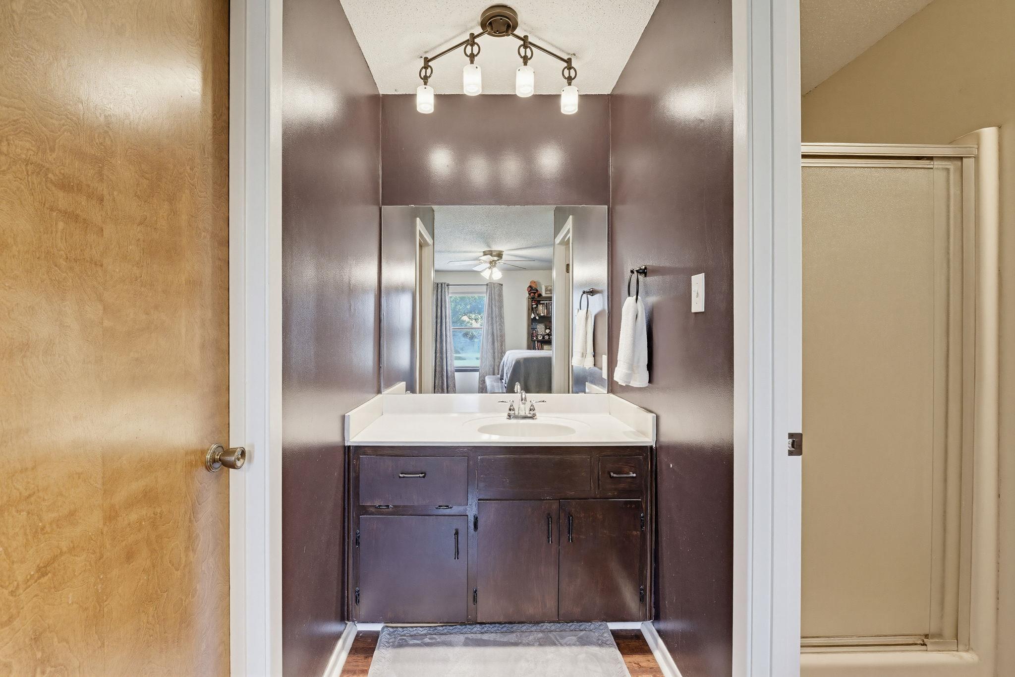 120 Rae Ln, Jarrell, TX 76537