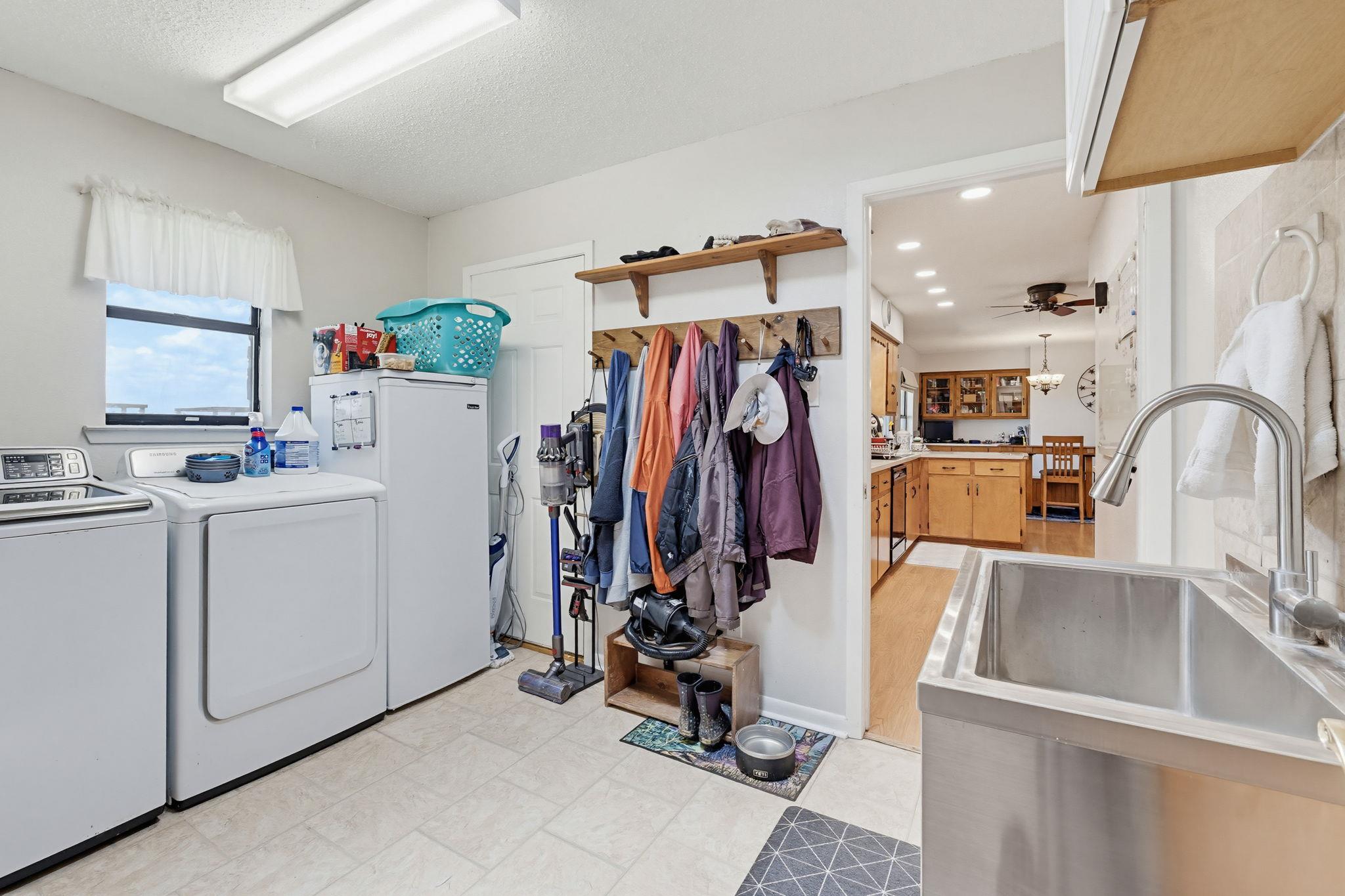120 Rae Ln, Jarrell, TX 76537