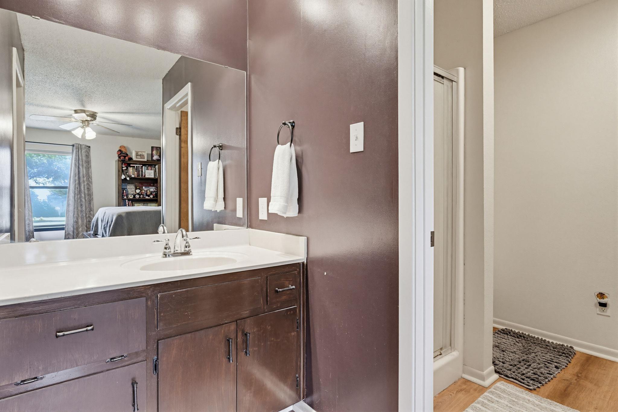 120 Rae Ln, Jarrell, TX 76537