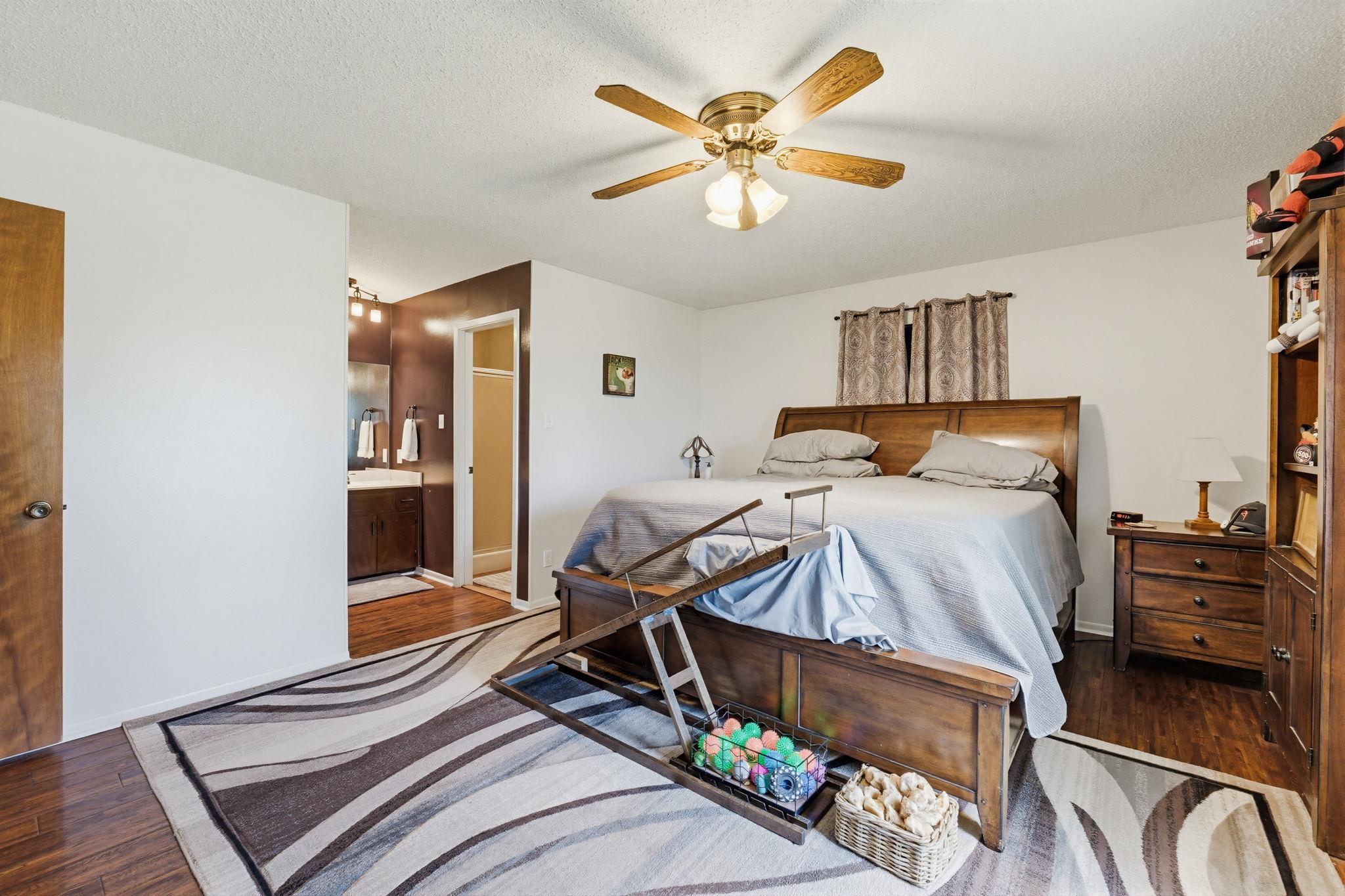 120 Rae Ln, Jarrell, TX 76537