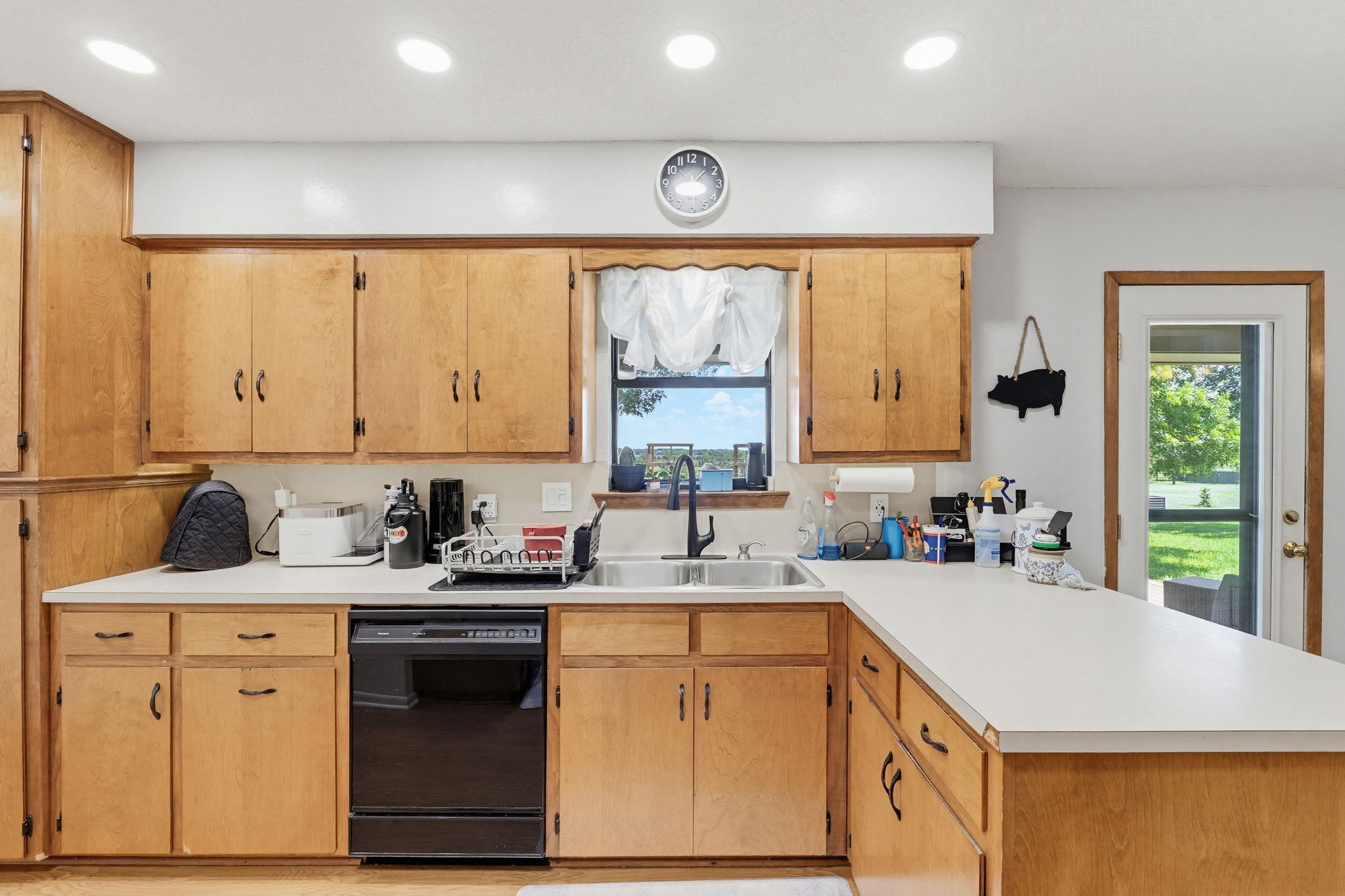 120 Rae Ln, Jarrell, TX 76537