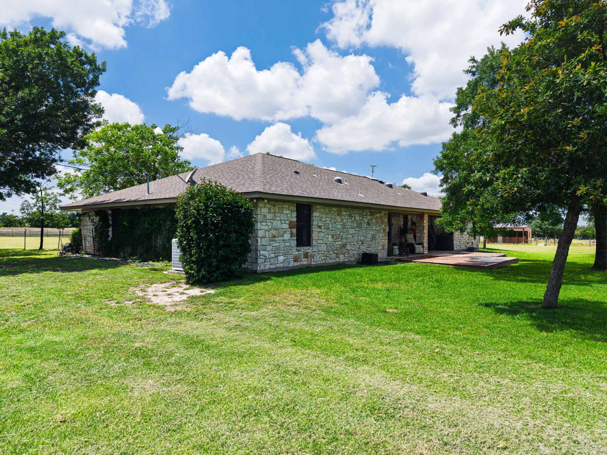 120 Rae Ln, Jarrell, TX 76537