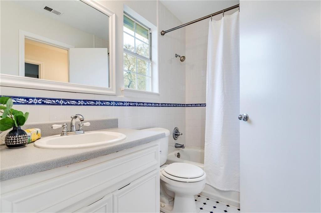 7800 Lonesome Dove Cv, Austin, TX 78729