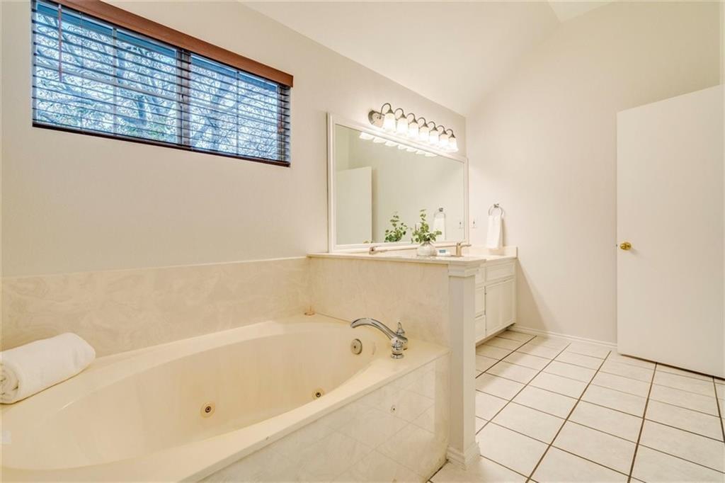 7800 Lonesome Dove Cv, Austin, TX 78729