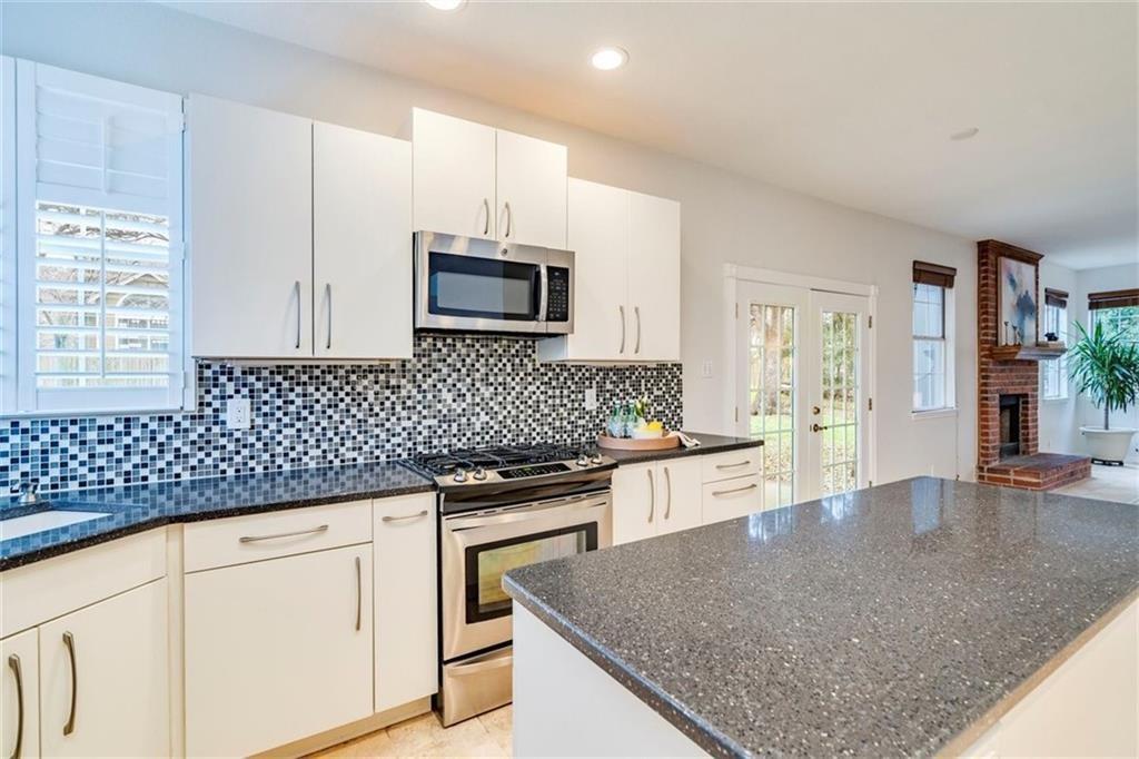 7800 Lonesome Dove Cv, Austin, TX 78729