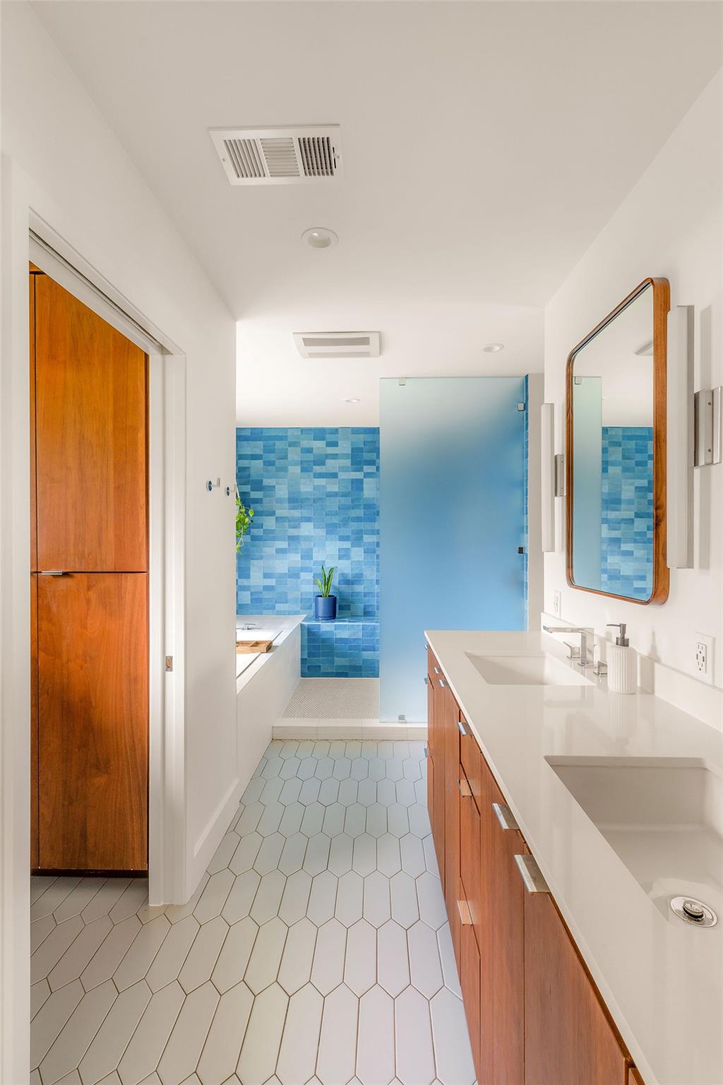 2003 Dexter St, Austin, TX 78704