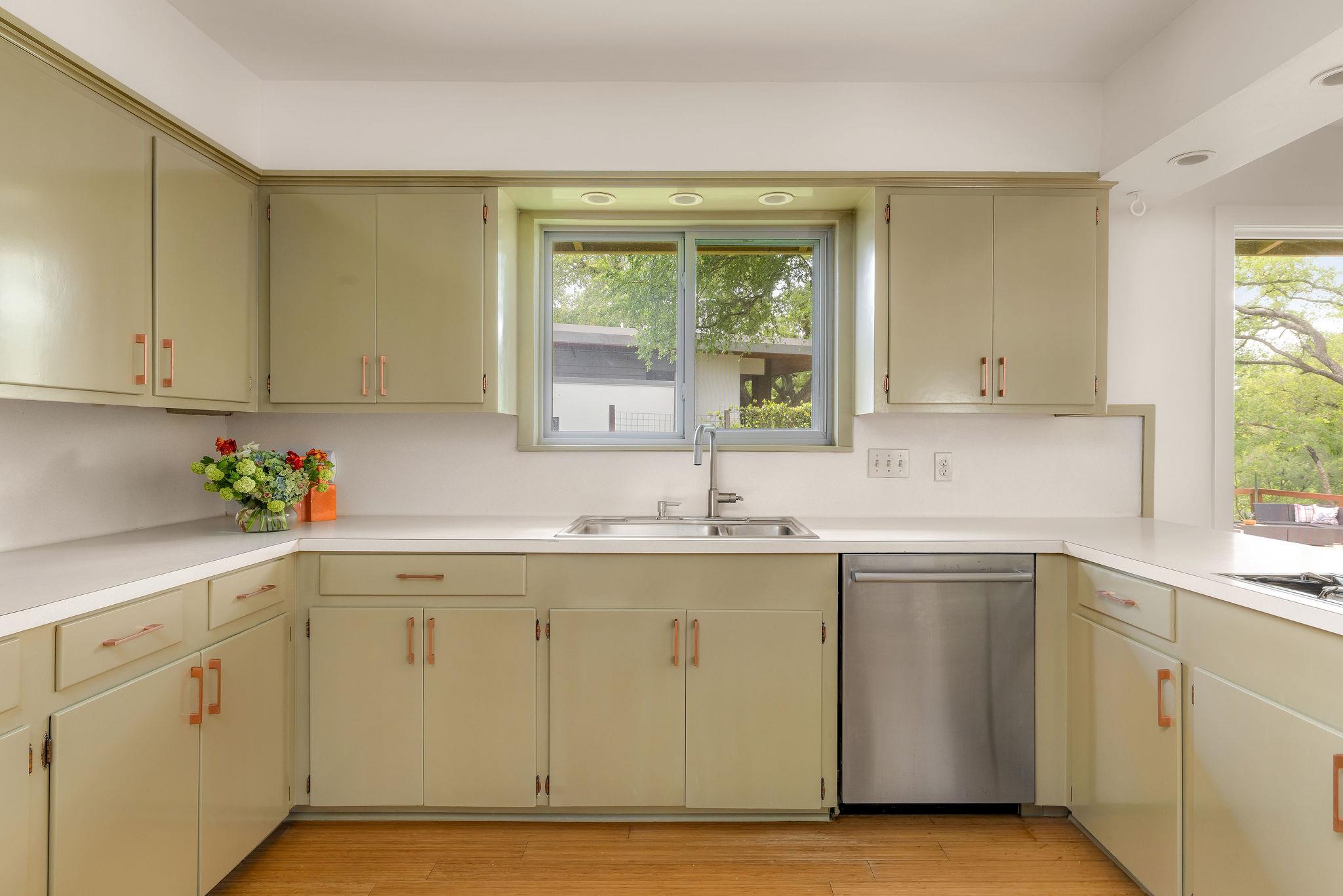 2003 Dexter St, Austin, TX 78704