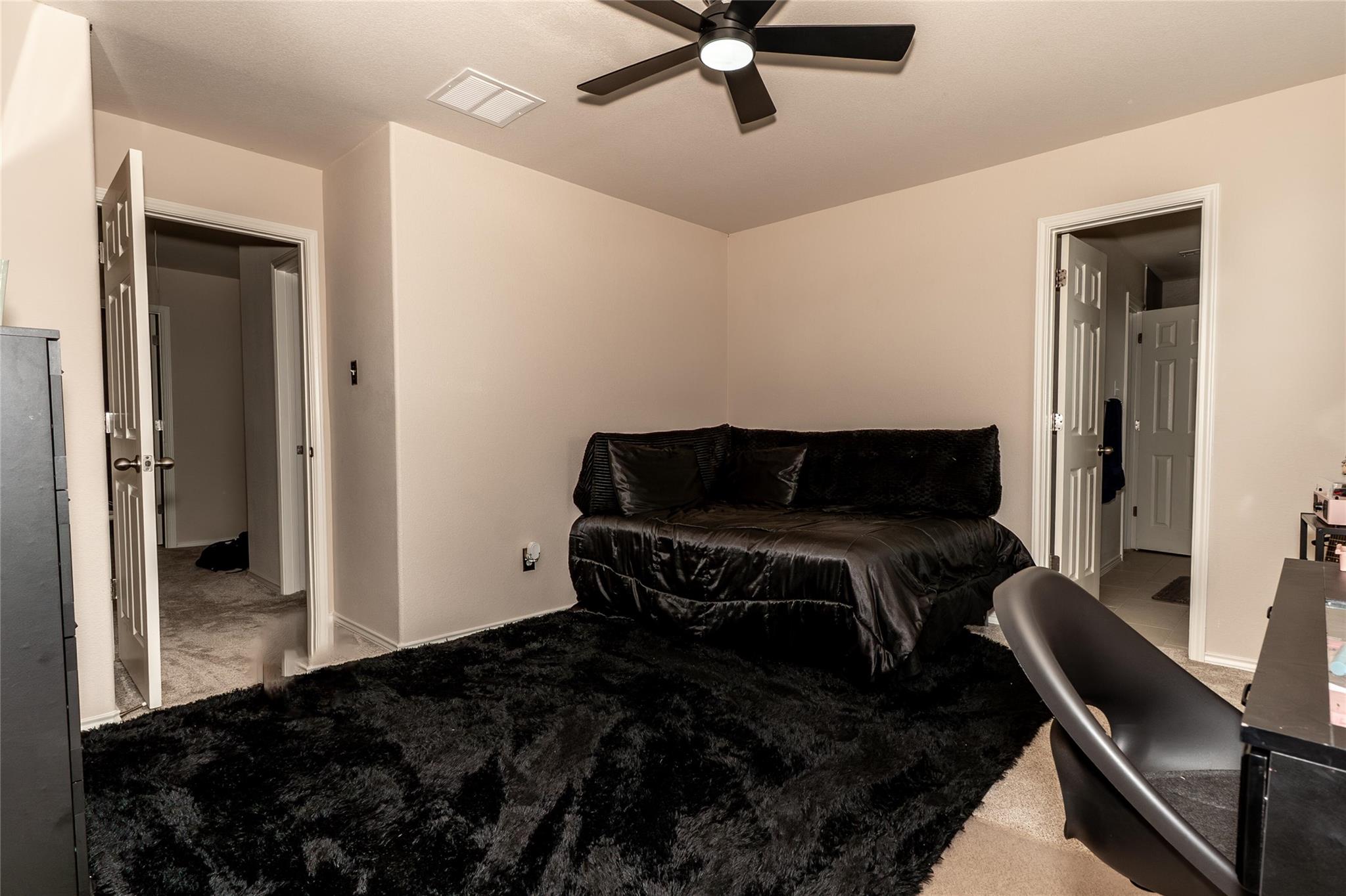 318 Hyltin St, Hutto, TX 78634
