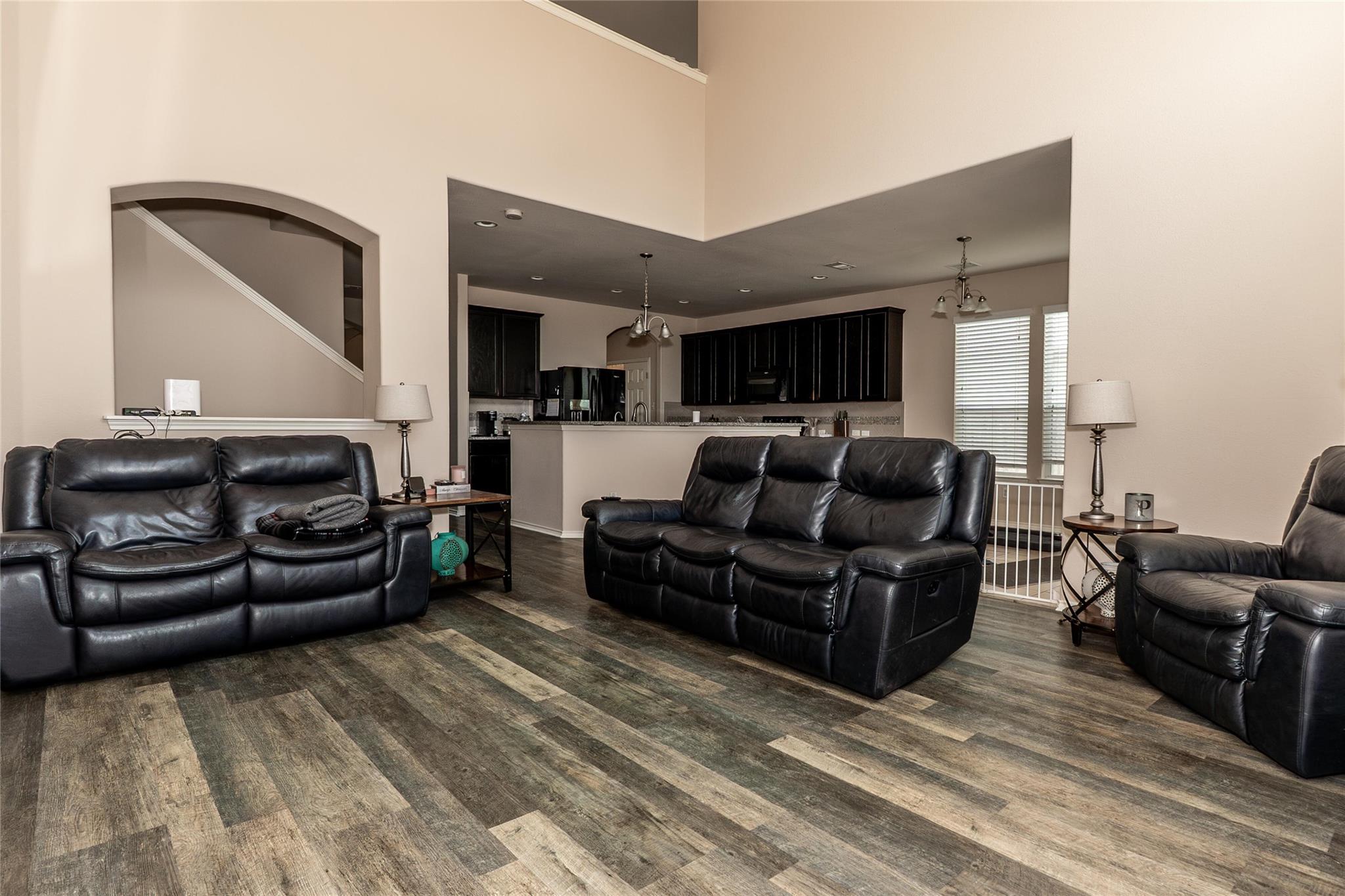 318 Hyltin St, Hutto, TX 78634