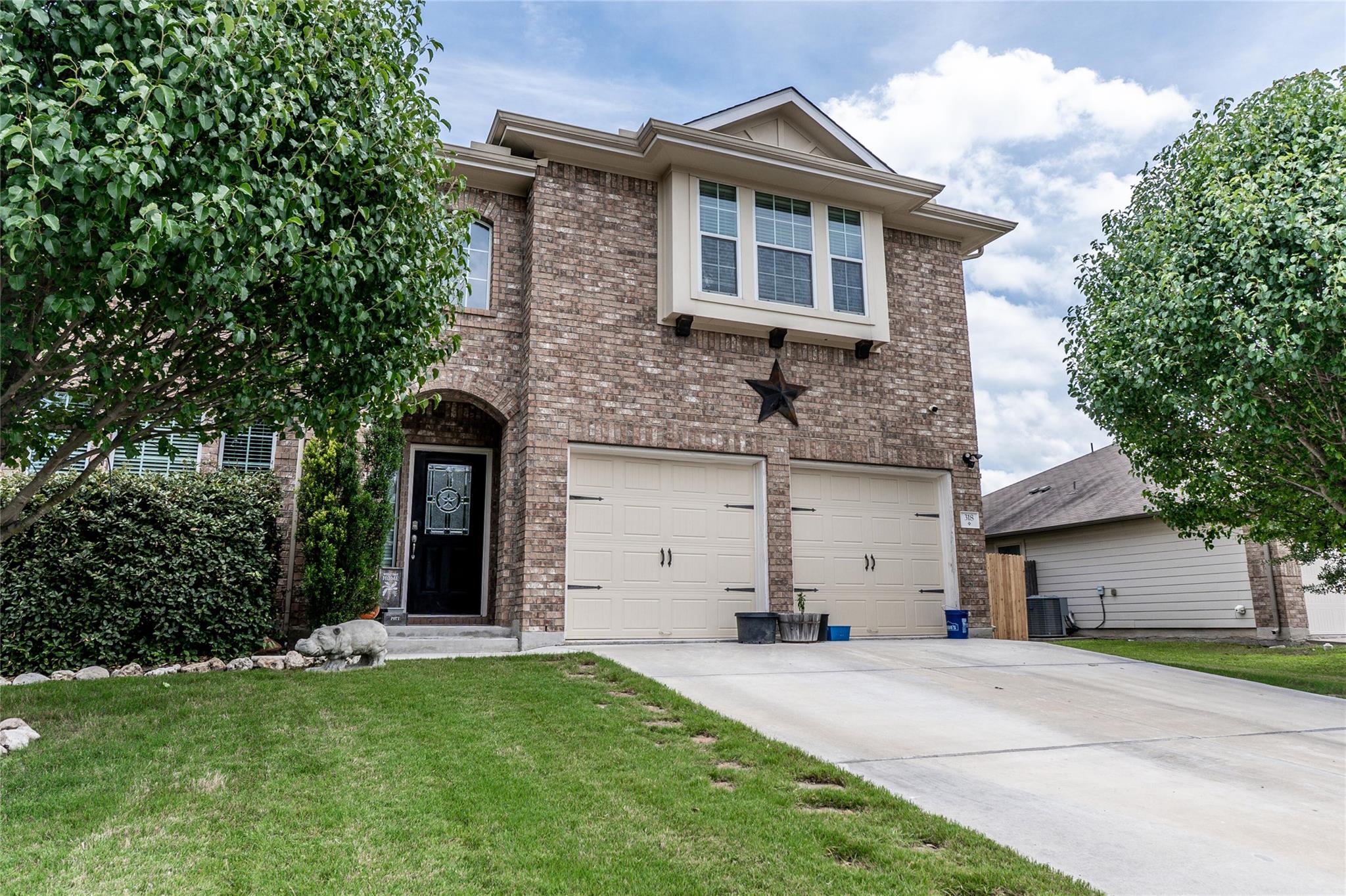 318 Hyltin St, Hutto, TX 78634