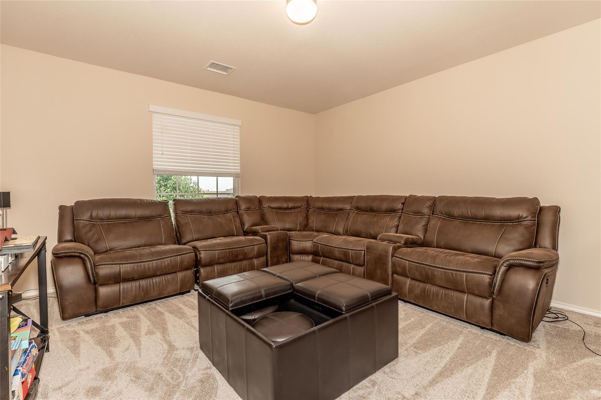 318 Hyltin St, Hutto, TX 78634