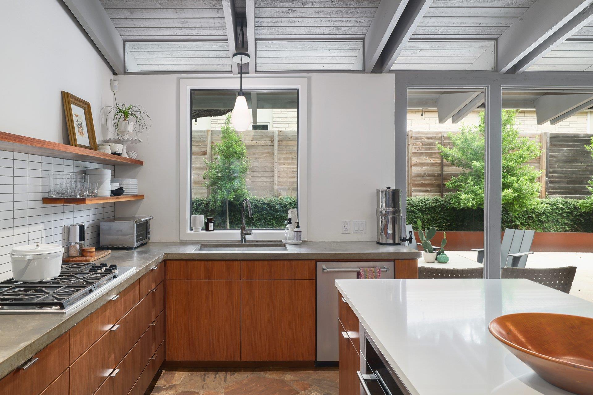 5800 Lookout Mountain Dr, Austin, TX 78731