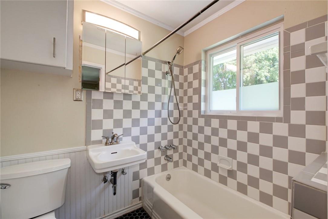 900 Aurora Cir, Austin, TX 78757