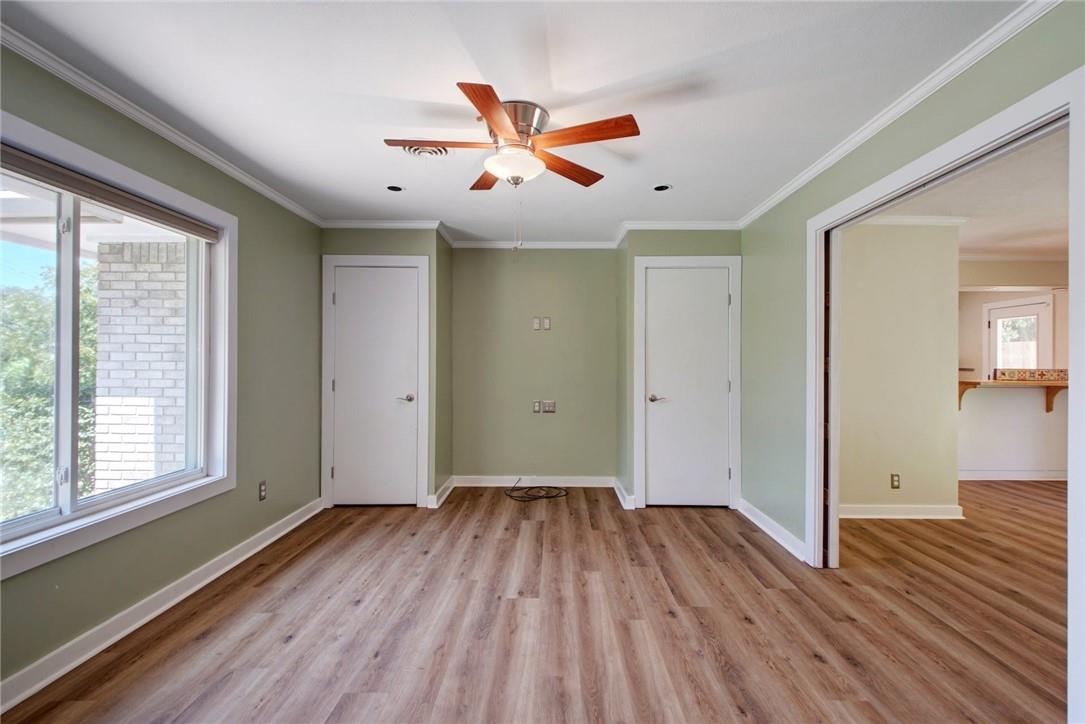 900 Aurora Cir, Austin, TX 78757