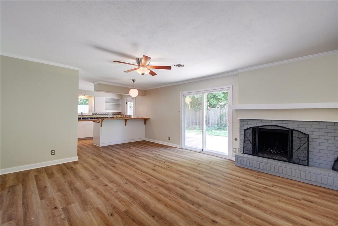 900 Aurora Cir, Austin, TX 78757