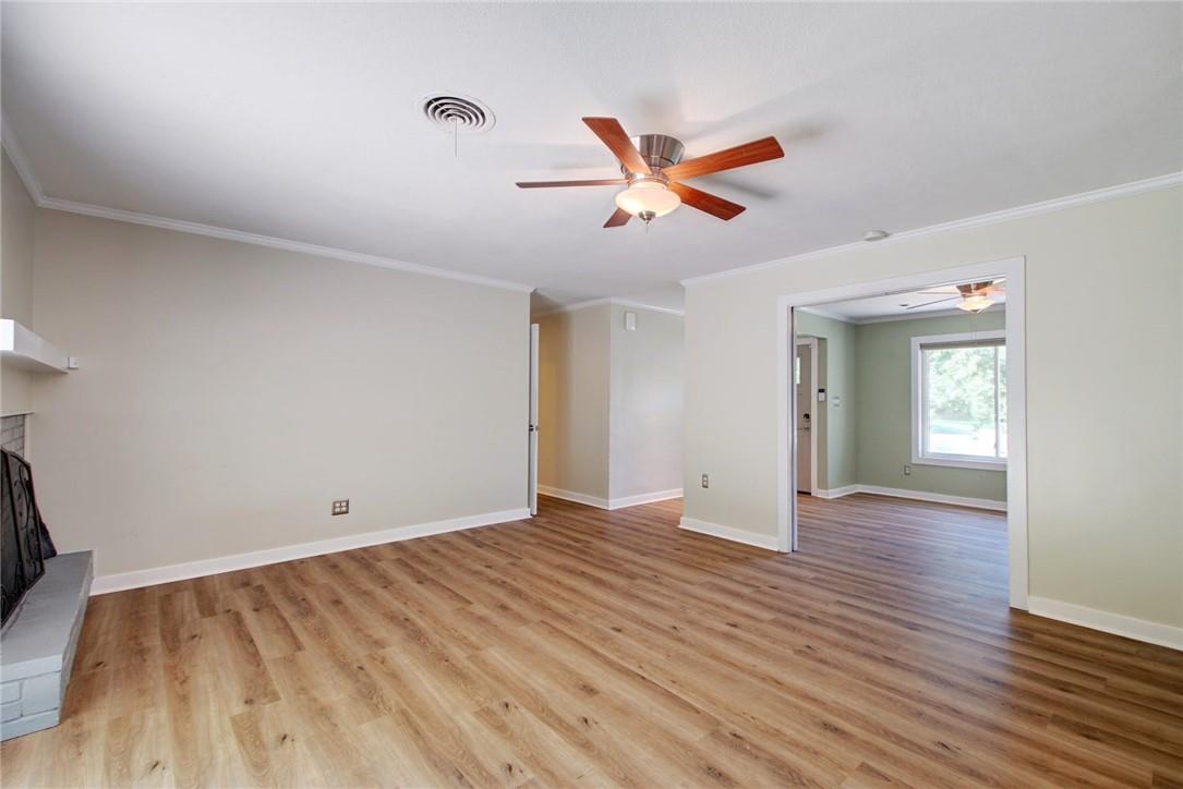 900 Aurora Cir, Austin, TX 78757