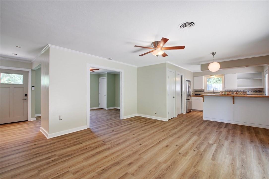 900 Aurora Cir, Austin, TX 78757