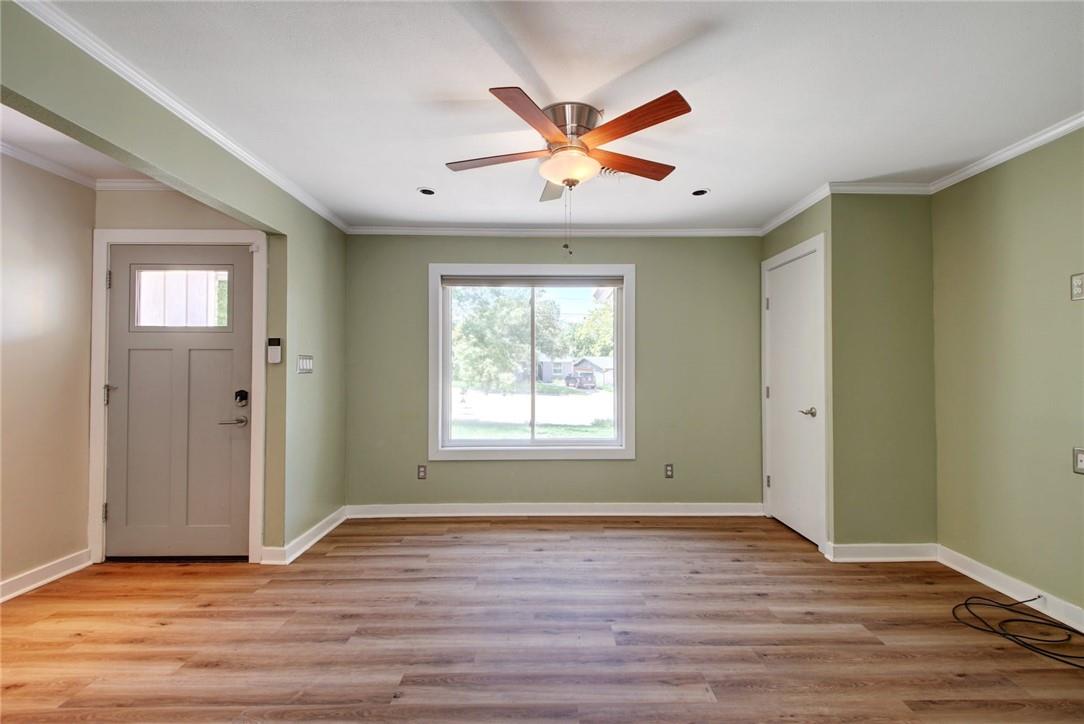 900 Aurora Cir, Austin, TX 78757