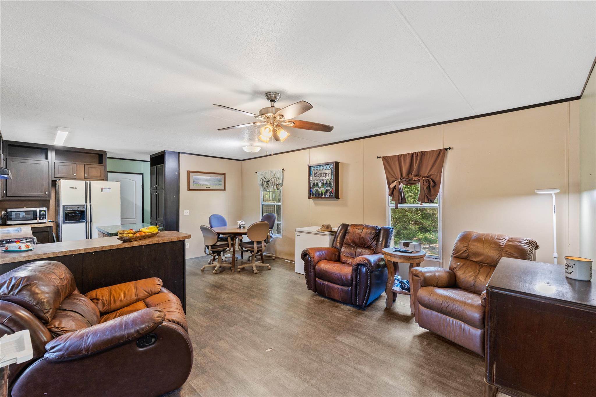 224 Pine Valley Dr, Paige, TX 78659