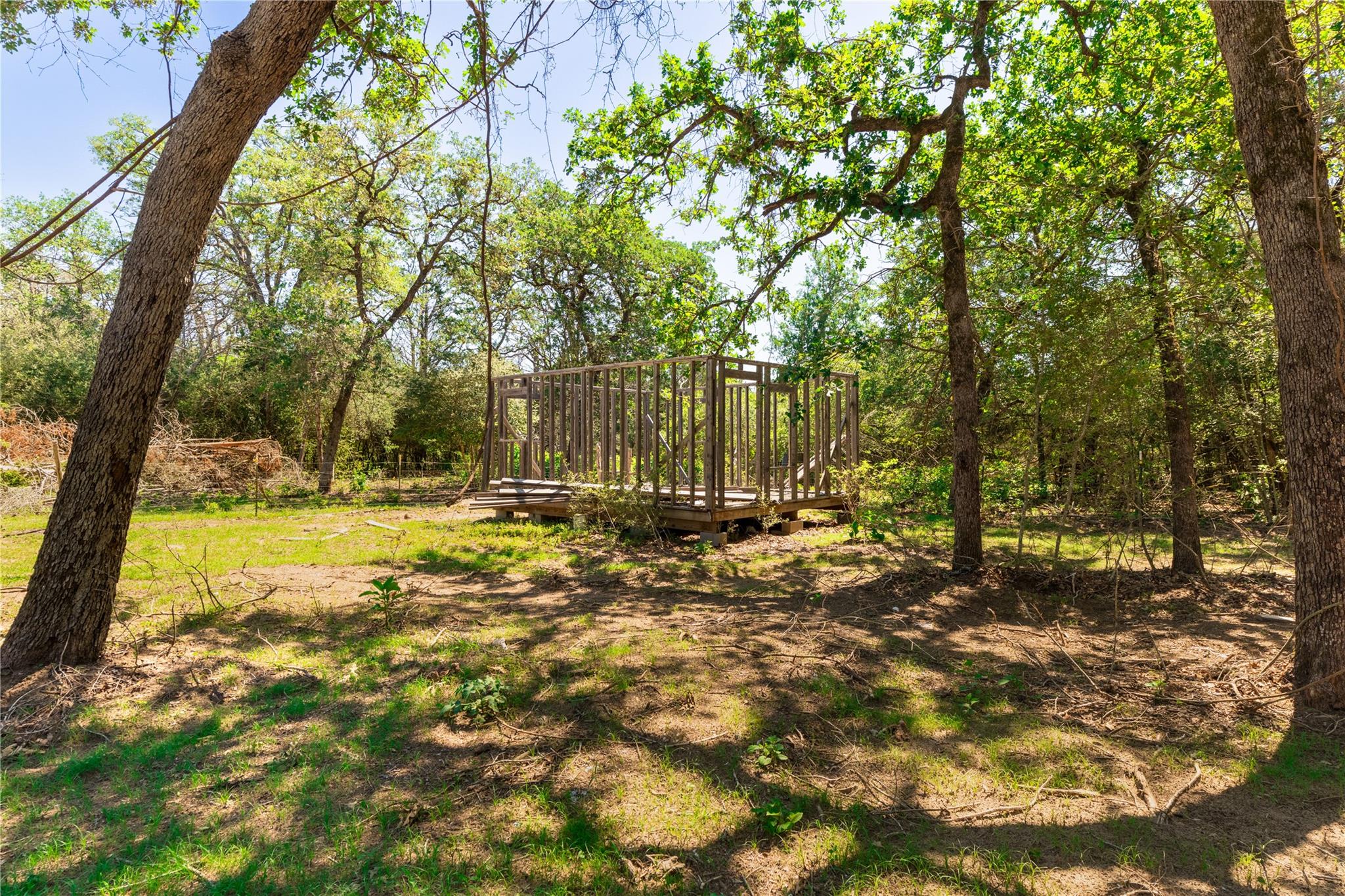 224 Pine Valley Dr, Paige, TX 78659