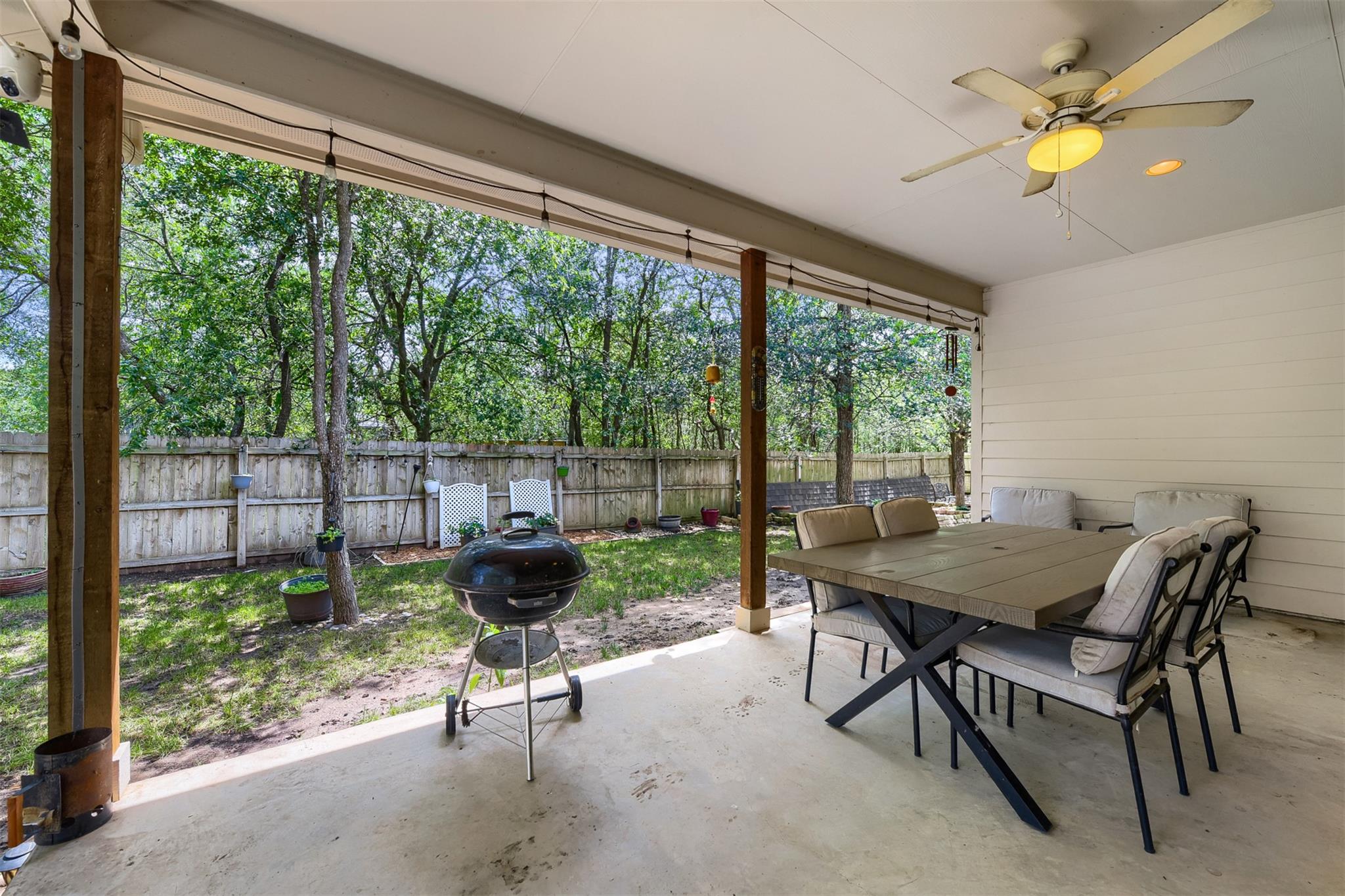 115 Mokulua Ln, Bastrop, TX 78602