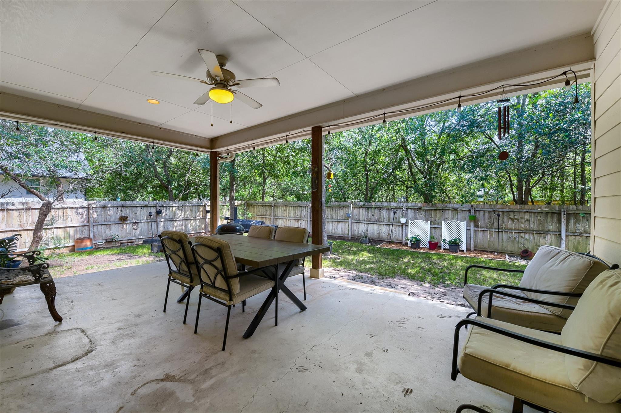 115 Mokulua Ln, Bastrop, TX 78602