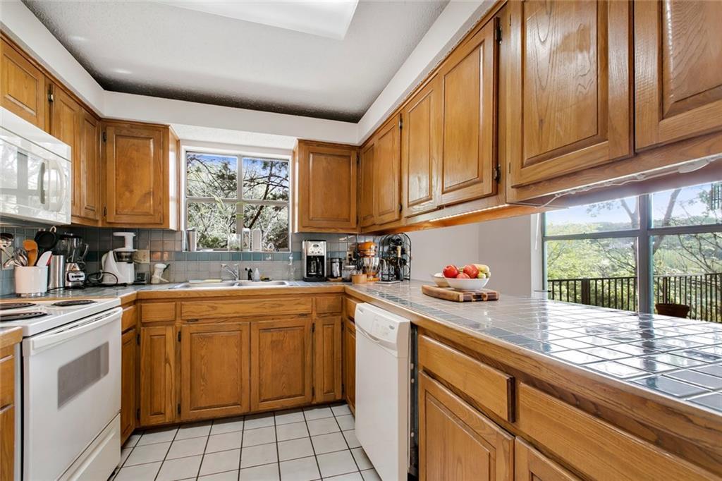 9201 Simmons Rd # 117, Austin, TX 78759