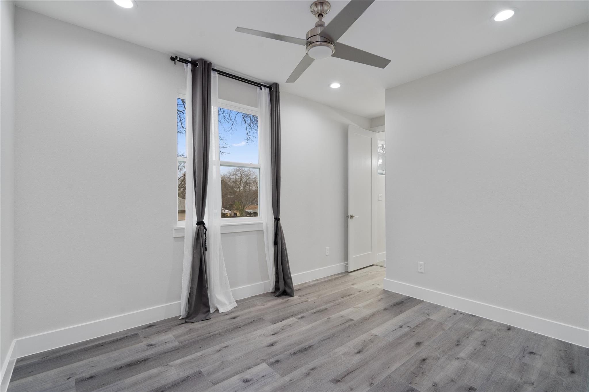 3919 E 16th St # 2, Austin, TX 78721