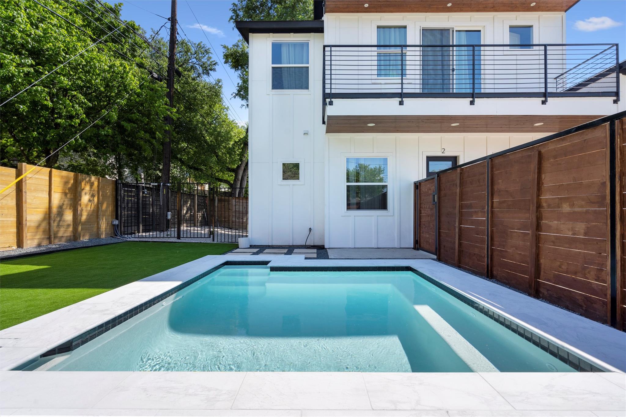 3919 E 16th St # 2, Austin, TX 78721