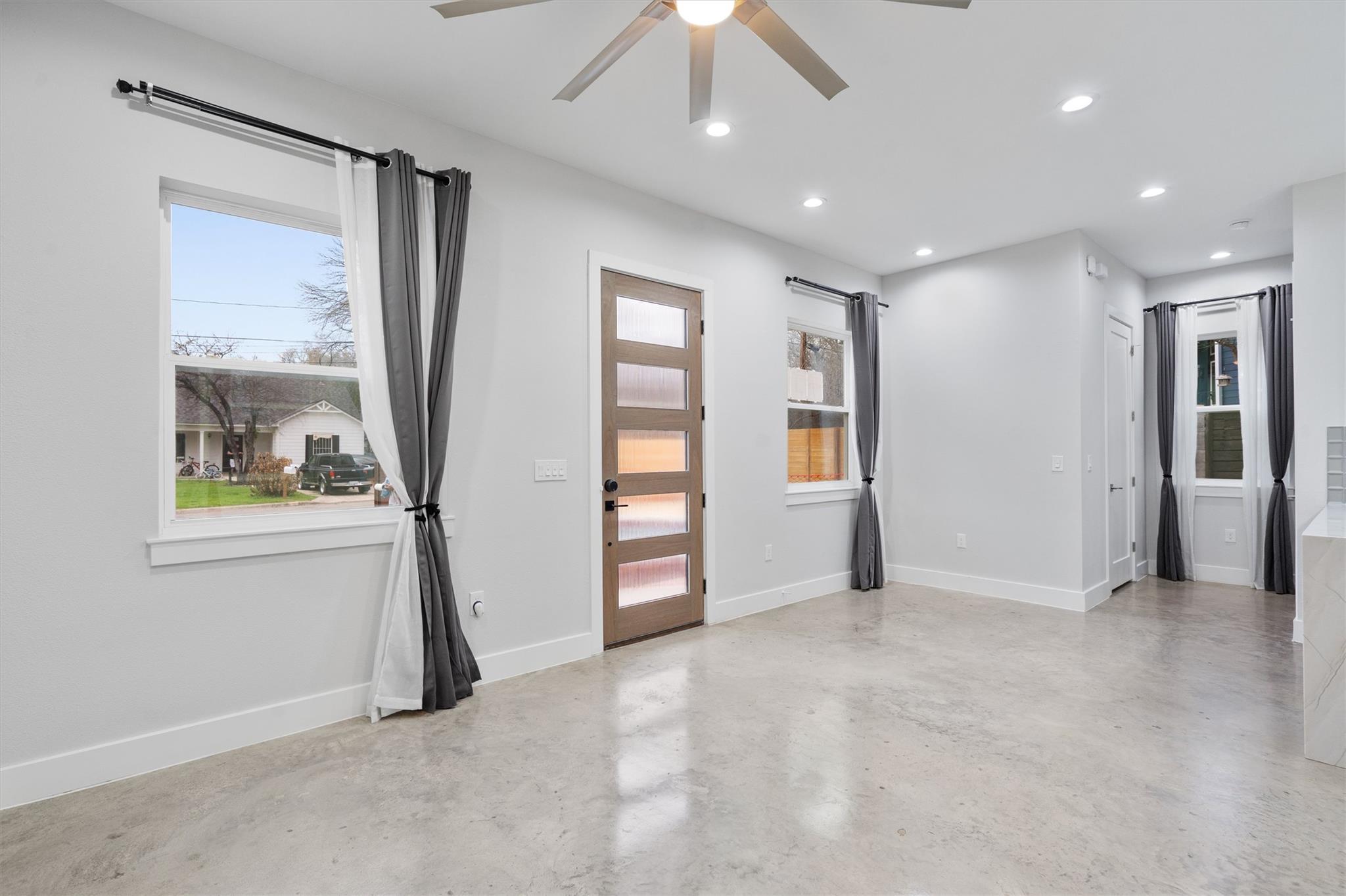 3919 E 16th St # 2, Austin, TX 78721