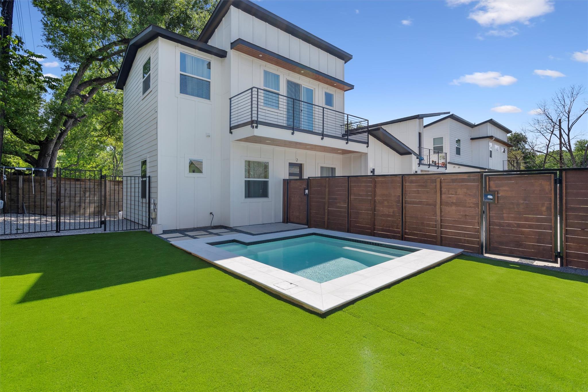 3919 E 16th St # 2, Austin, TX 78721