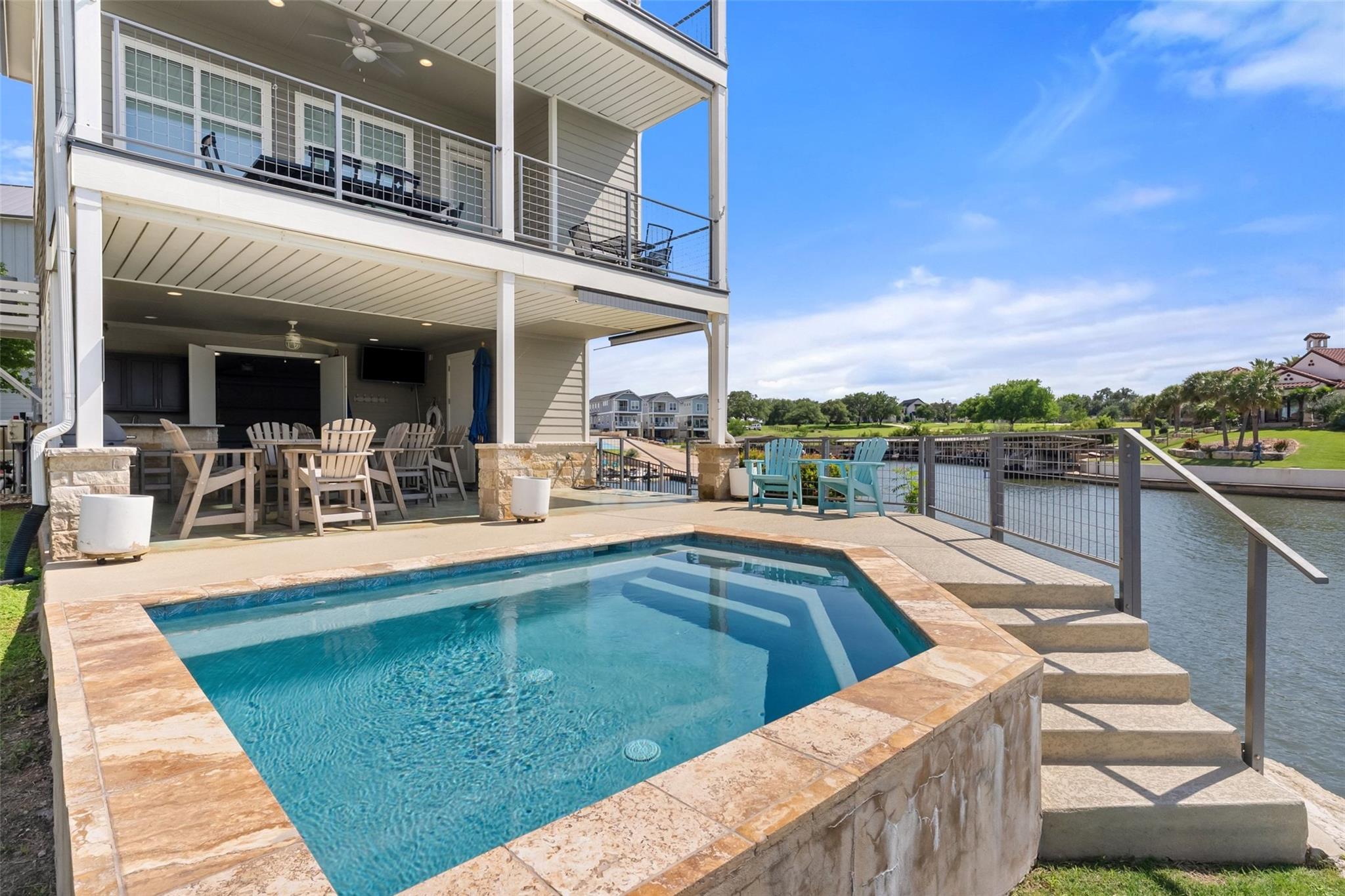 412 Island Cir, Kingsland, TX 78639