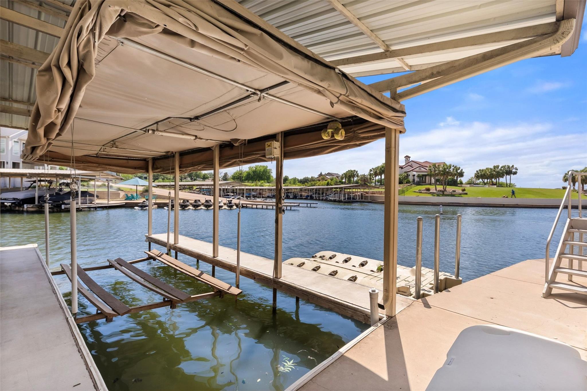 412 Island Cir, Kingsland, TX 78639