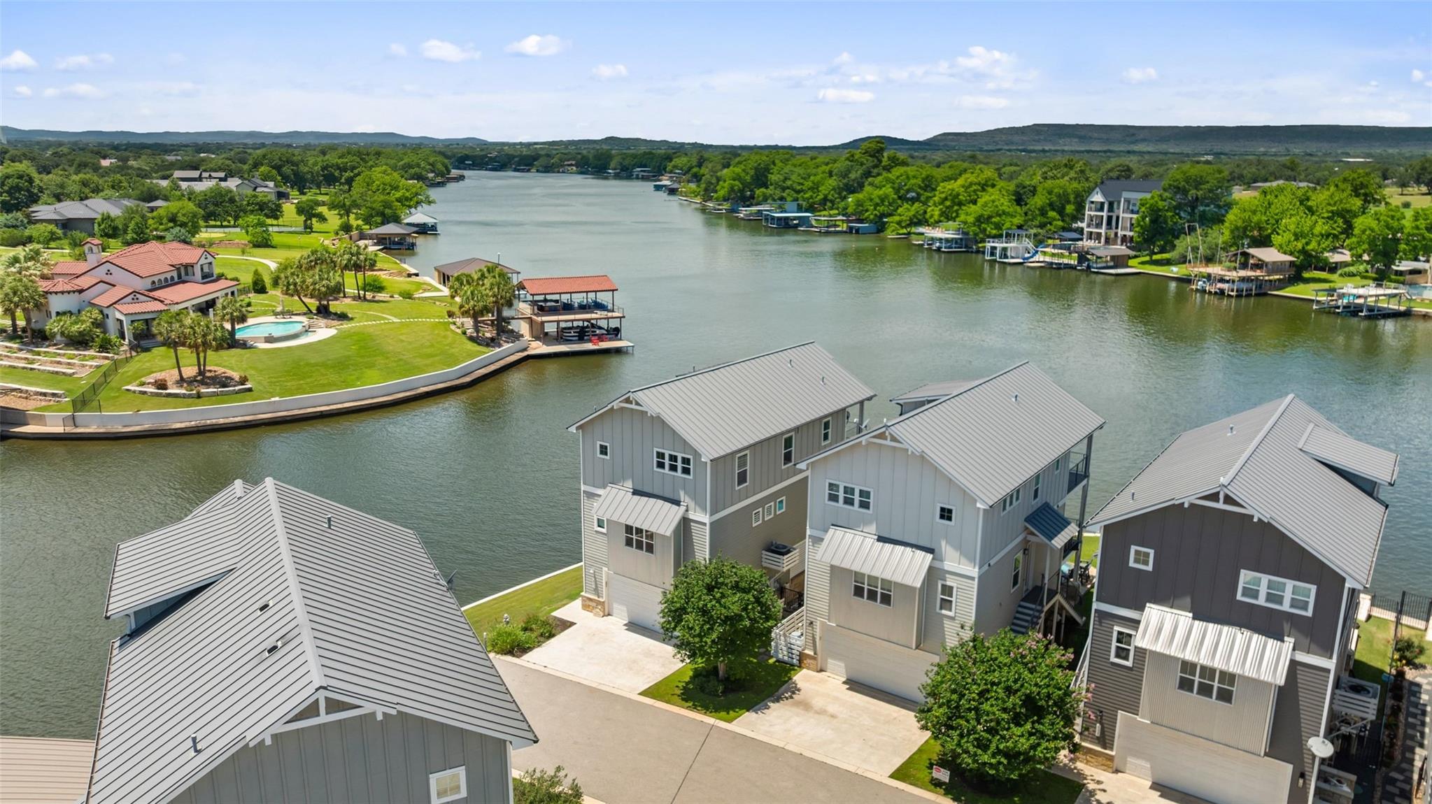412 Island Cir, Kingsland, TX 78639