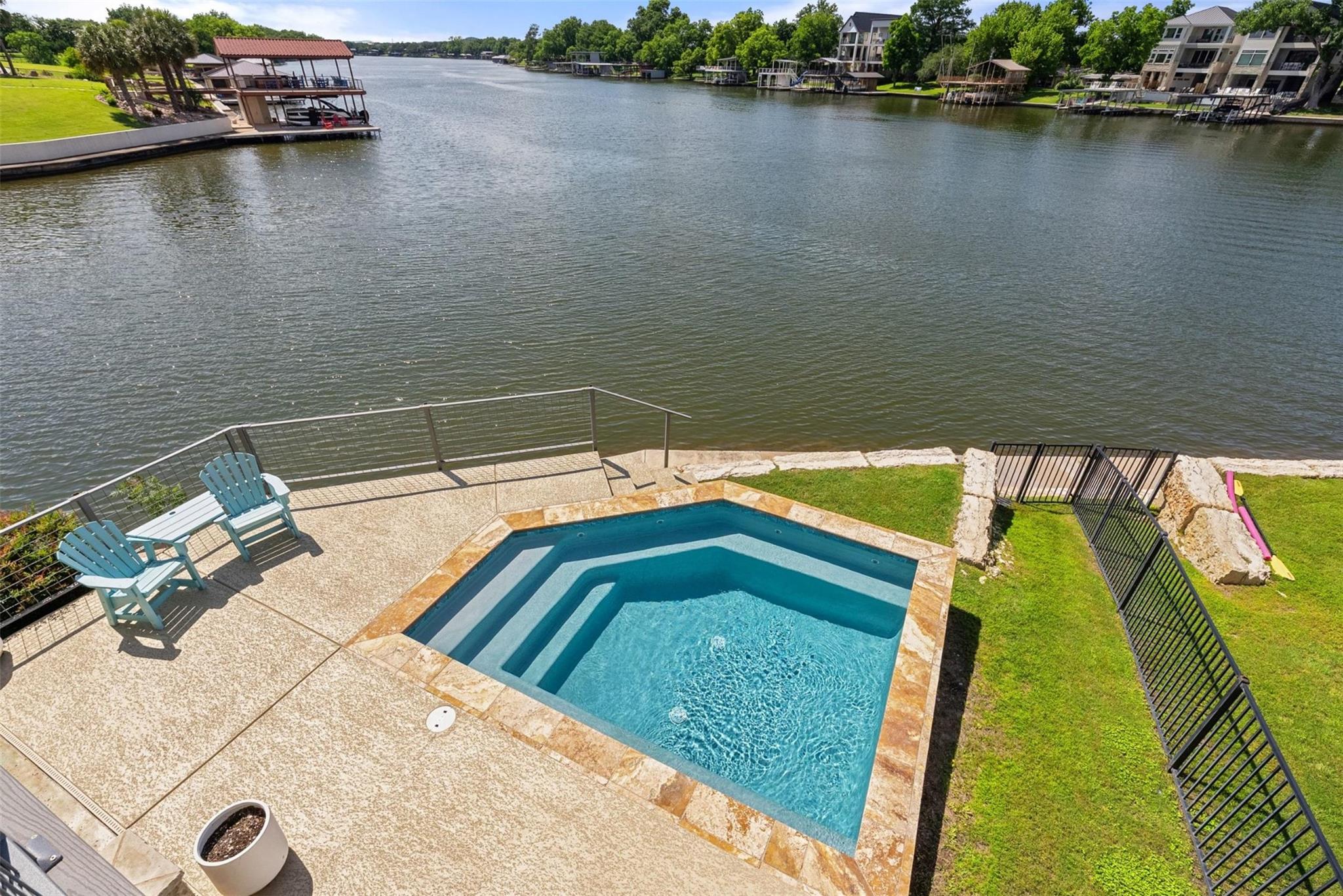 412 Island Cir, Kingsland, TX 78639