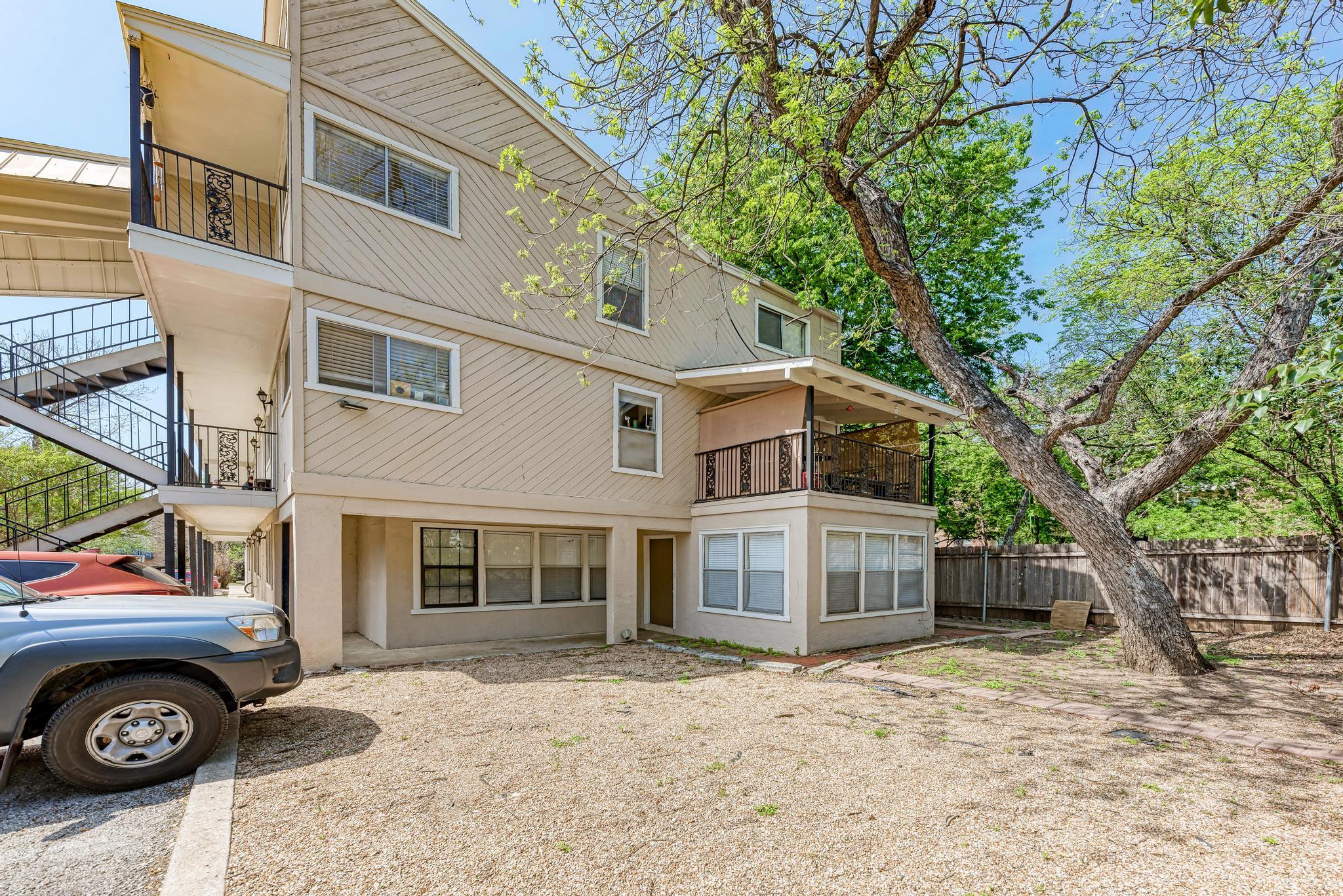 1010 W 23rd St # 5, Austin, TX 78705