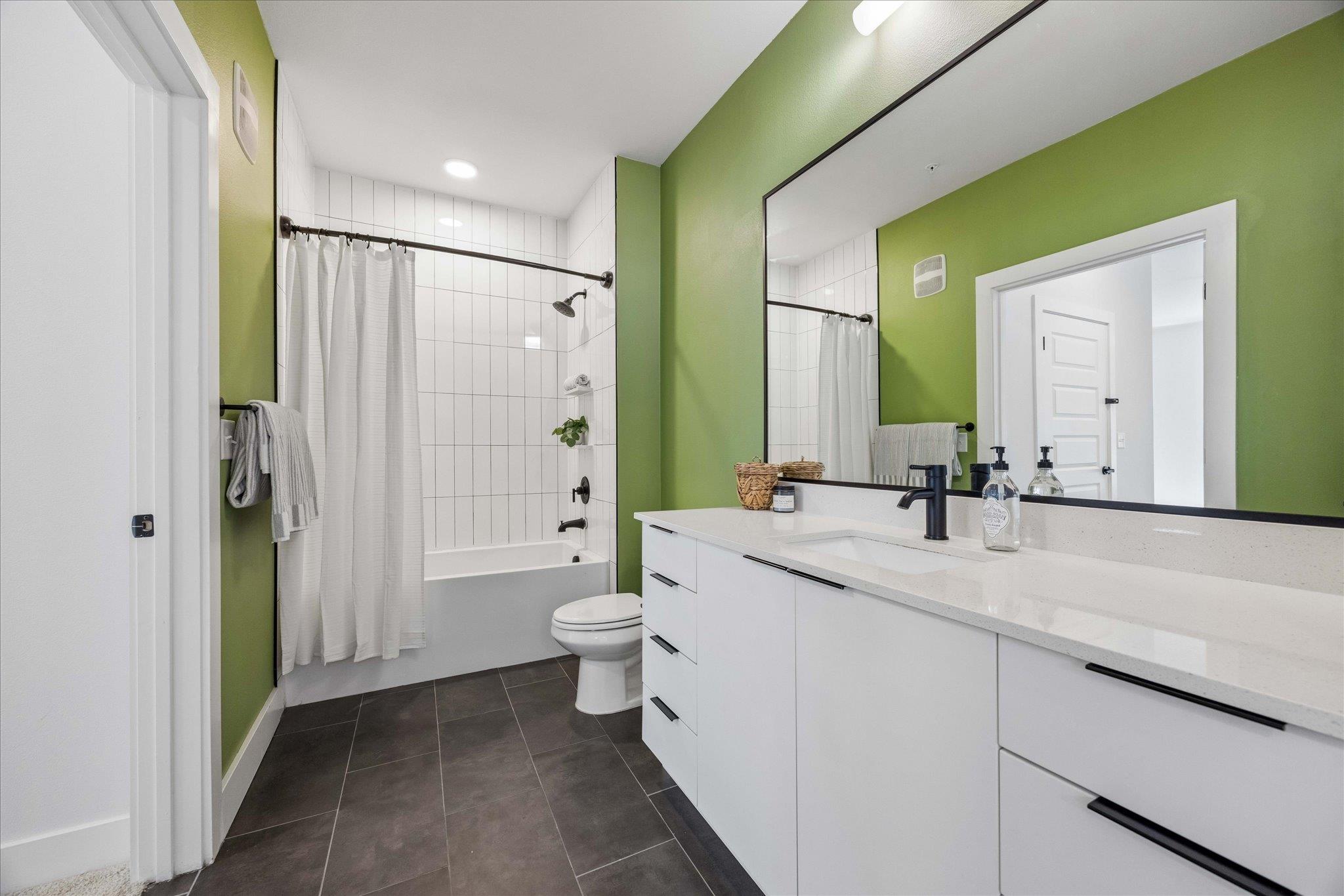 2220 Webberville Rd # 216, Austin, TX 78702