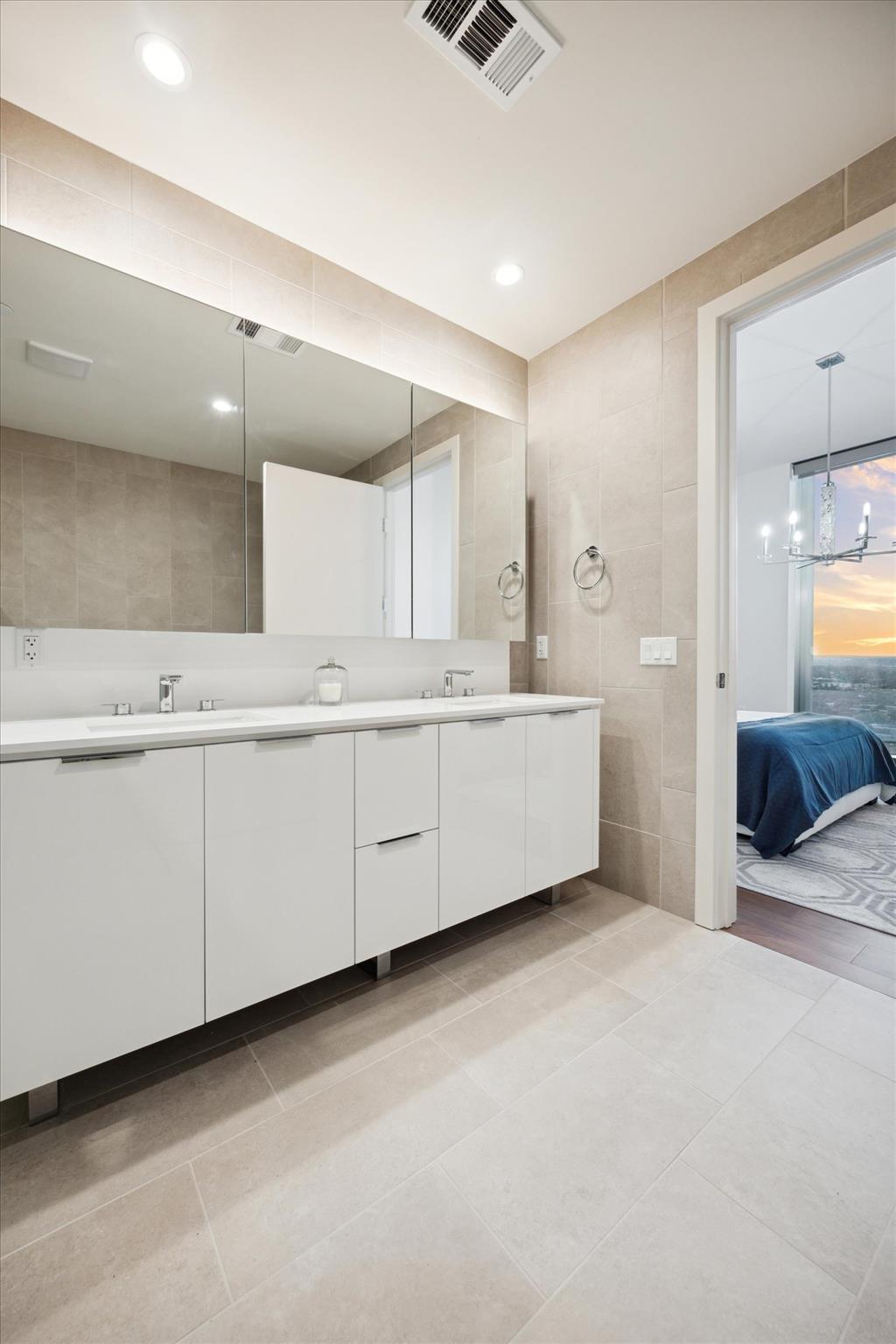 44 East Ave # 3301, Austin, TX 78701