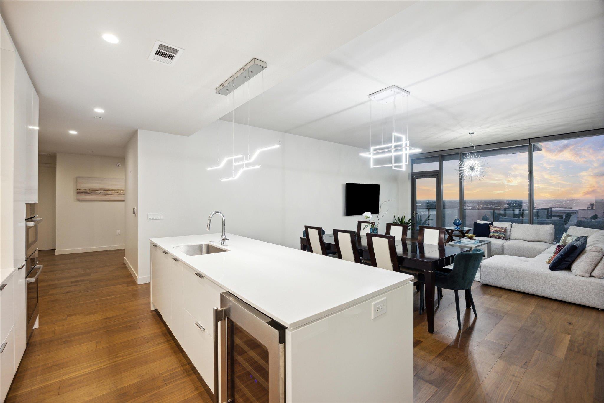 44 East Ave # 3301, Austin, TX 78701