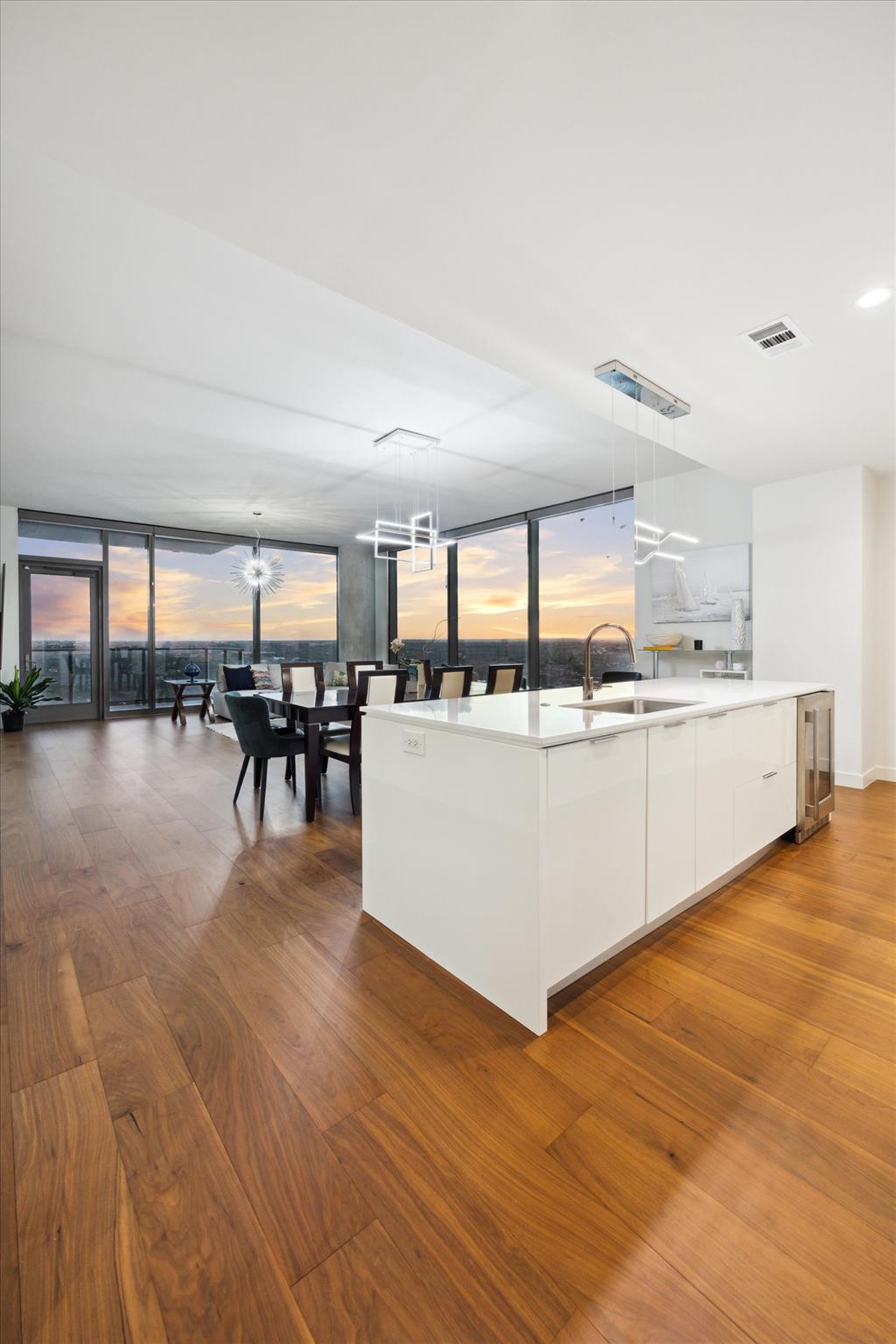 44 East Ave # 3301, Austin, TX 78701