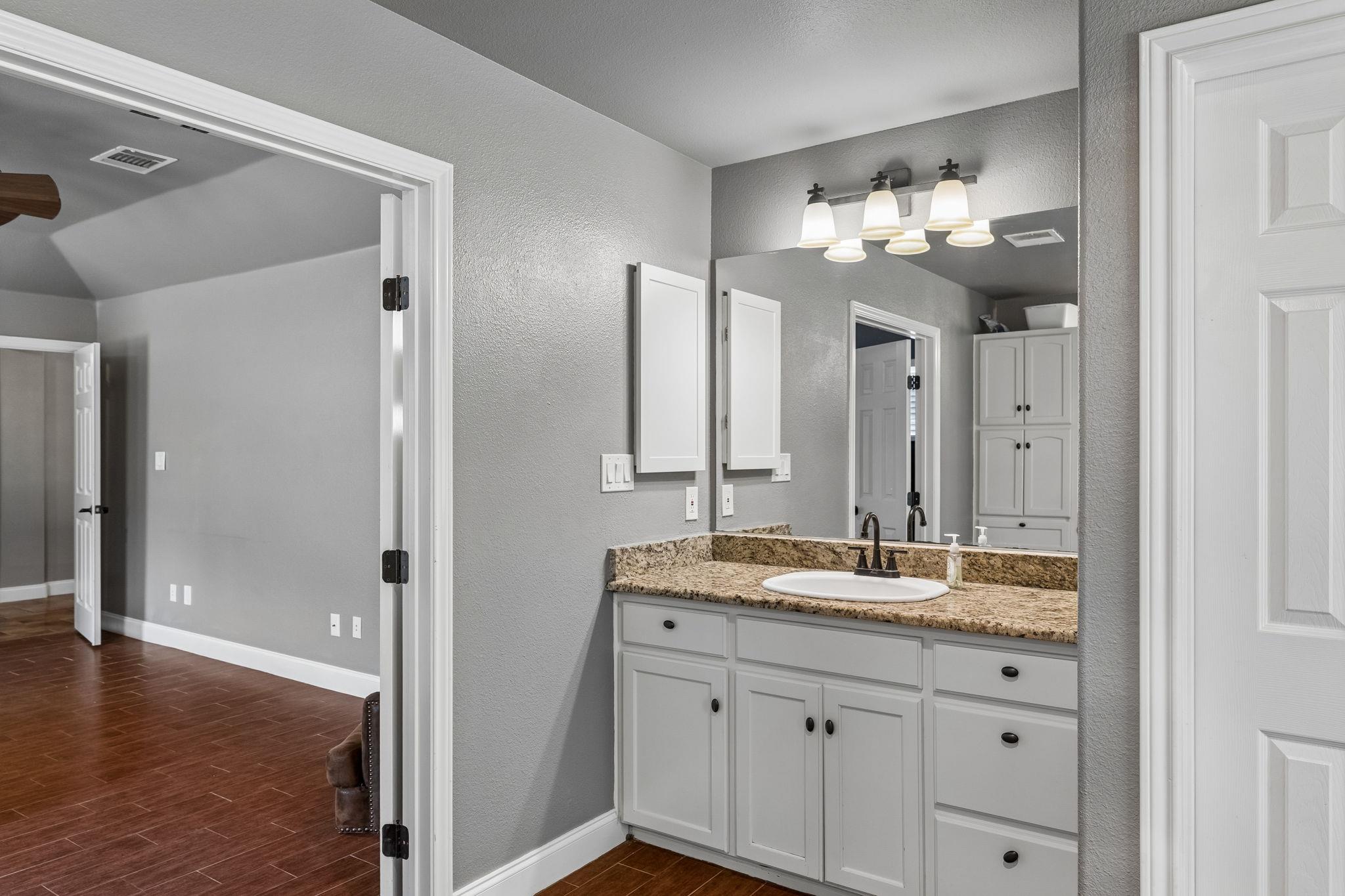 401 Twin Springs Rd, Georgetown, TX 78633