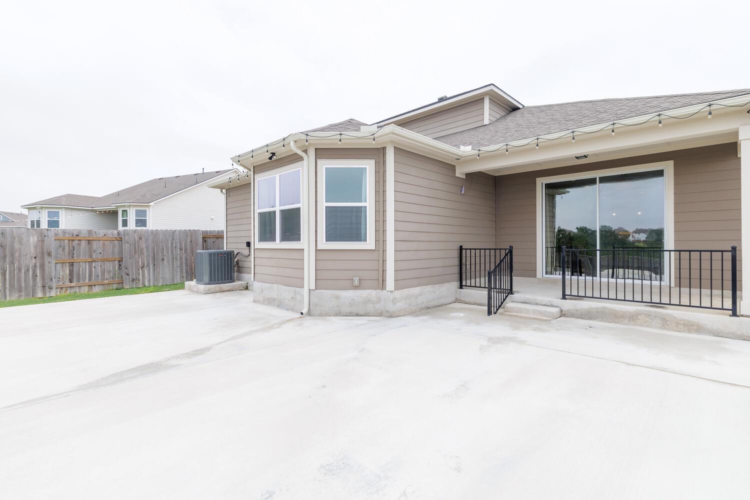 208 Wagon Spoke Way, Liberty Hill, TX 78642