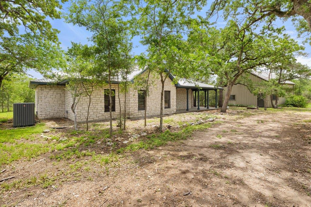 244 Woodway Dr, Elgin, TX 78621